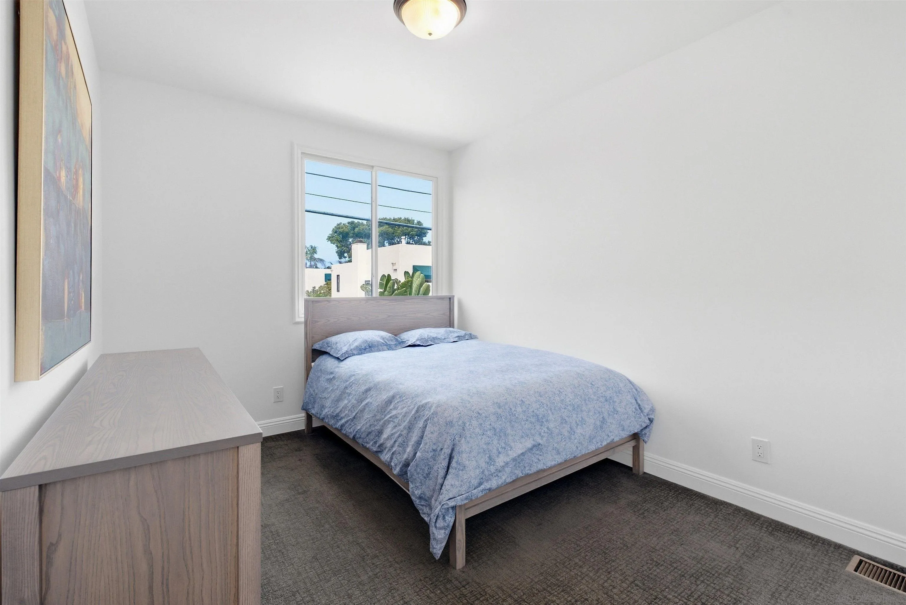 https://cdn.realtyfeed.com/cdn/127/260023631/4ee165784080adb610081bf93dd16928.webp