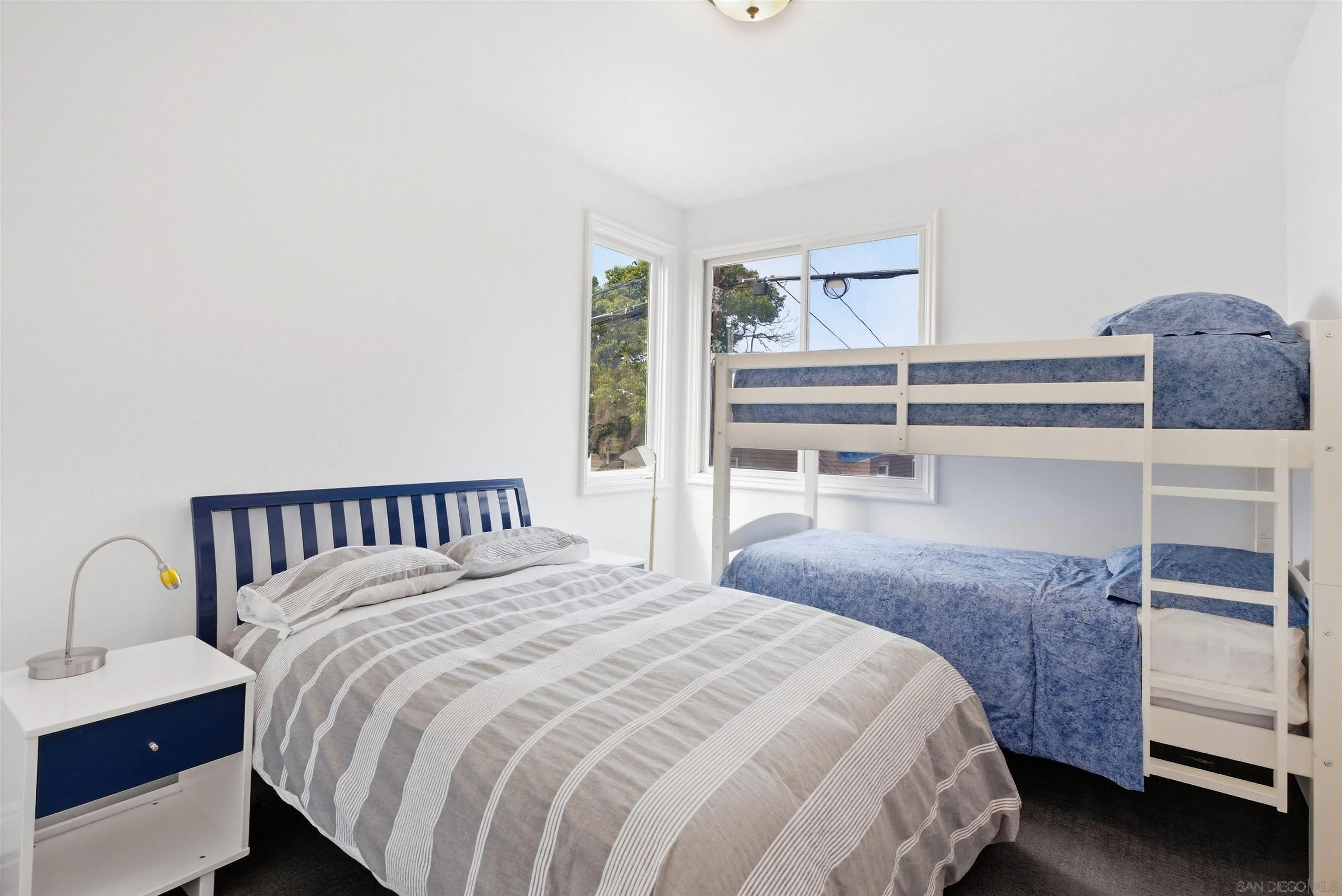 https://cdn.realtyfeed.com/cdn/127/260023631/6f9ea3c111be77a8f02242e475dcb2c5.webp