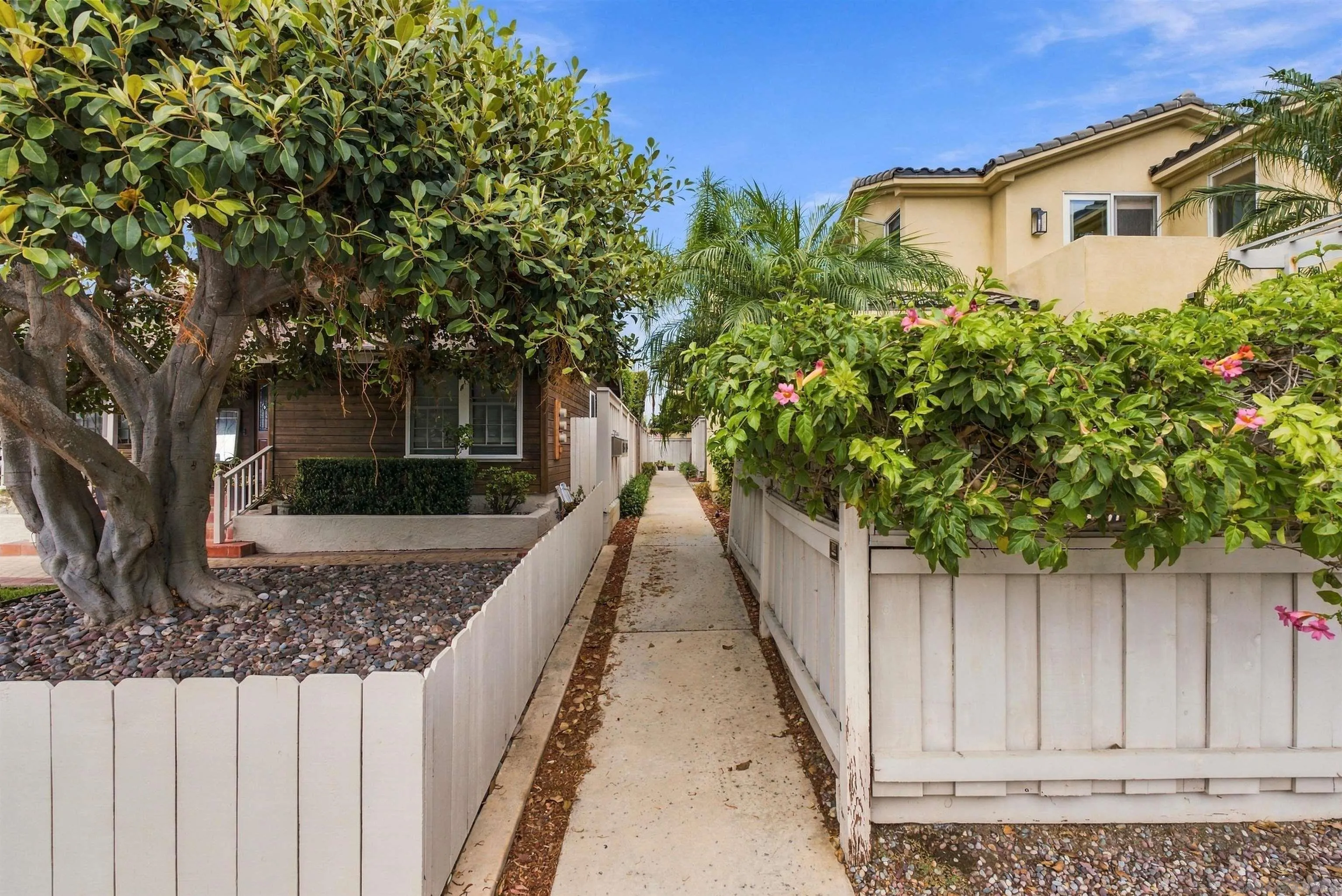 https://cdn.realtyfeed.com/cdn/127/260023631/9c9d1a4d622e42da24131c2881832b97.webp