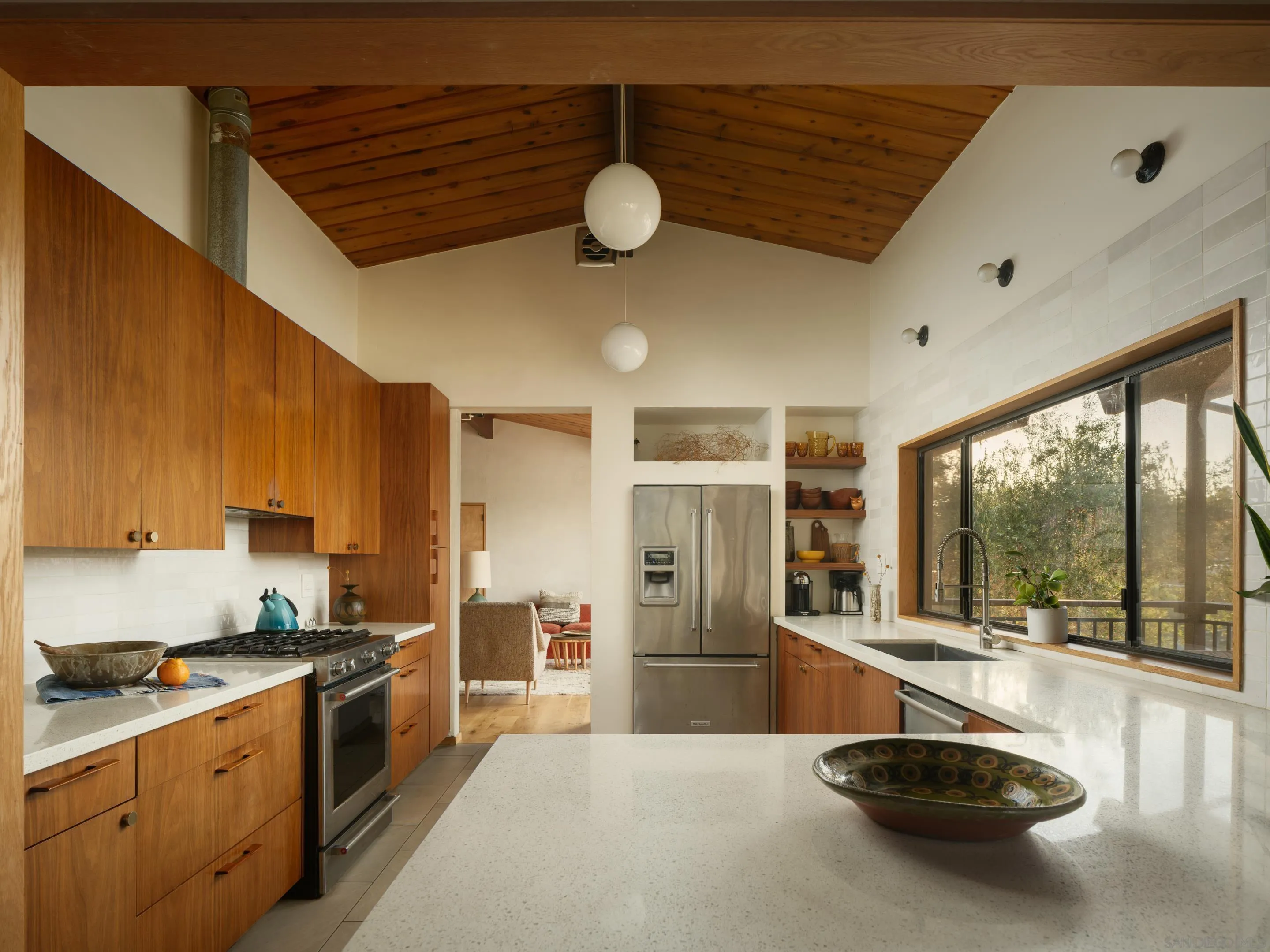 https://cdn.realtyfeed.com/cdn/127/260023632/094e73e0c549f6923b690fd52691123b.webp
