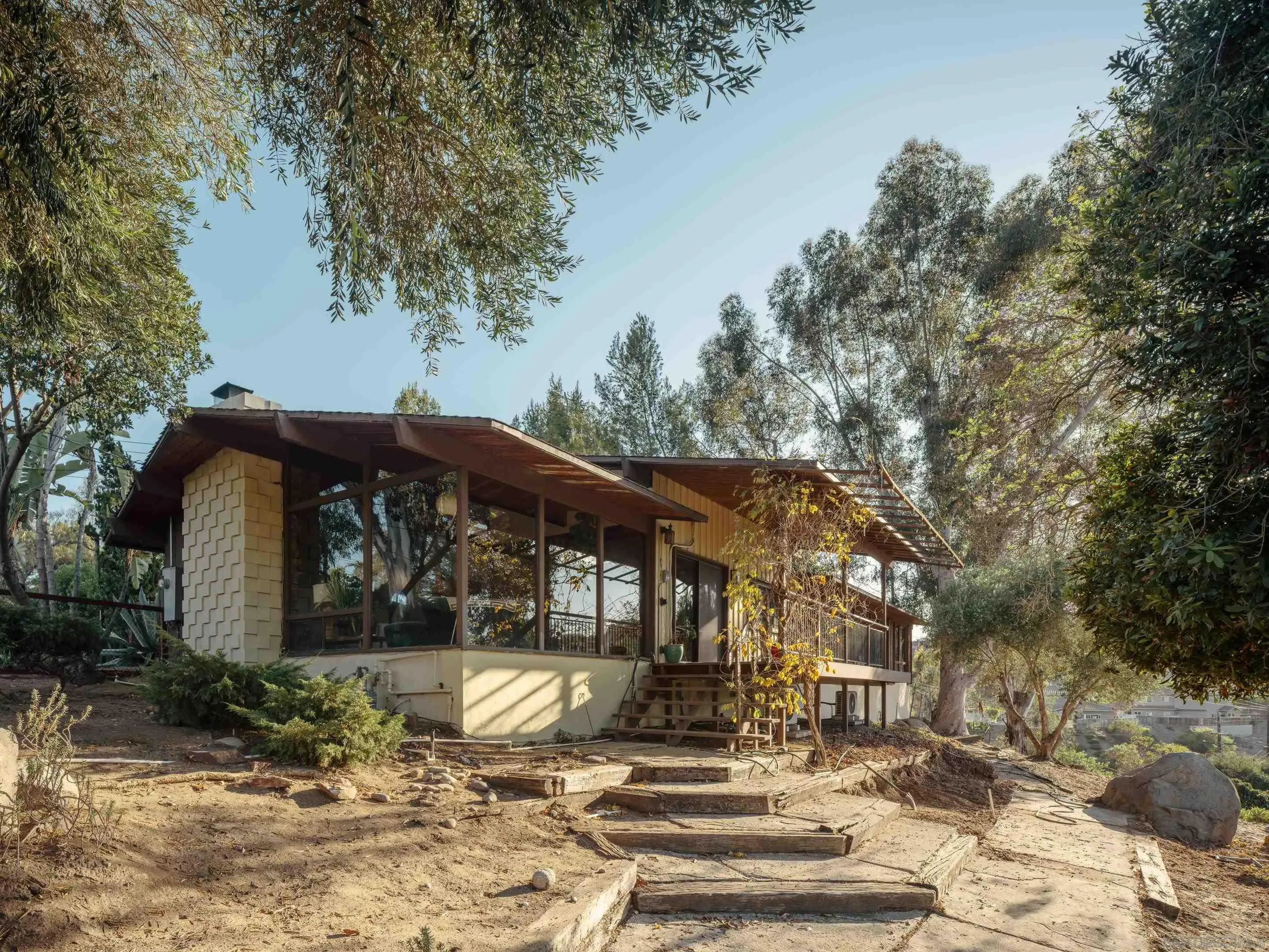 https://cdn.realtyfeed.com/cdn/127/260023632/d64edb5436d09bc5225b582e01cd320e.webp