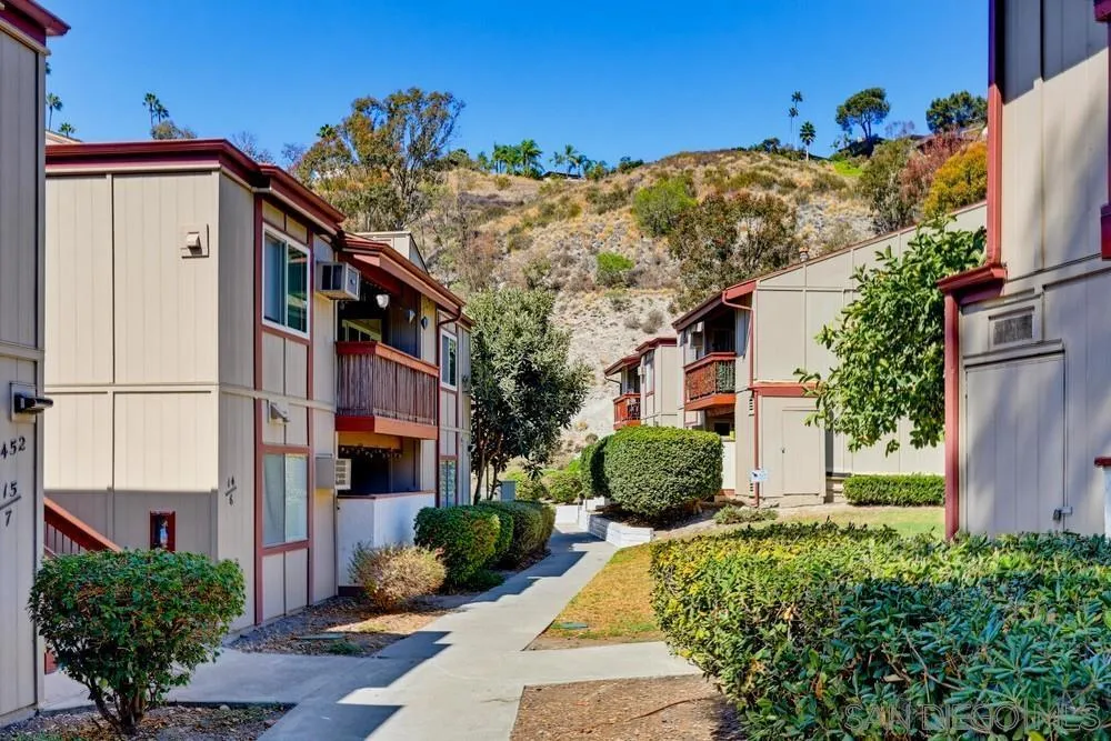 https://cdn.realtyfeed.com/cdn/127/260023636/515180e3ca2c20518f88ab4590378dff.webp