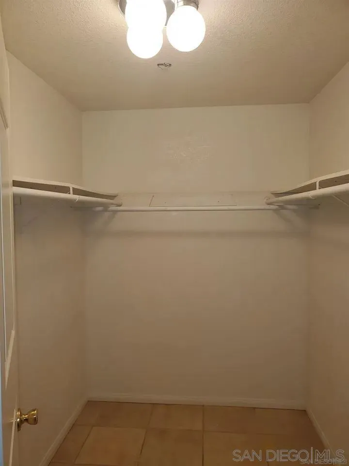https://cdn.realtyfeed.com/cdn/127/260023638/c70625bda37dcbf5528a00e34919ee32.webp