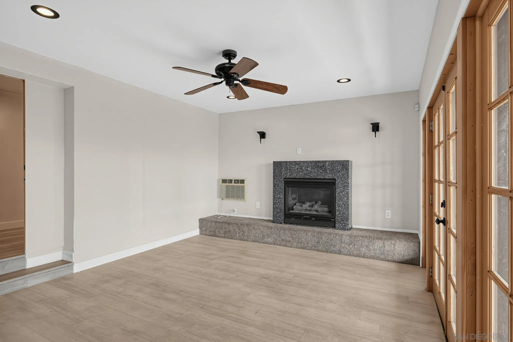 https://cdn.realtyfeed.com/cdn/127/260023644/03da05fbb9ef5d514af18d0212e5ee94.webp