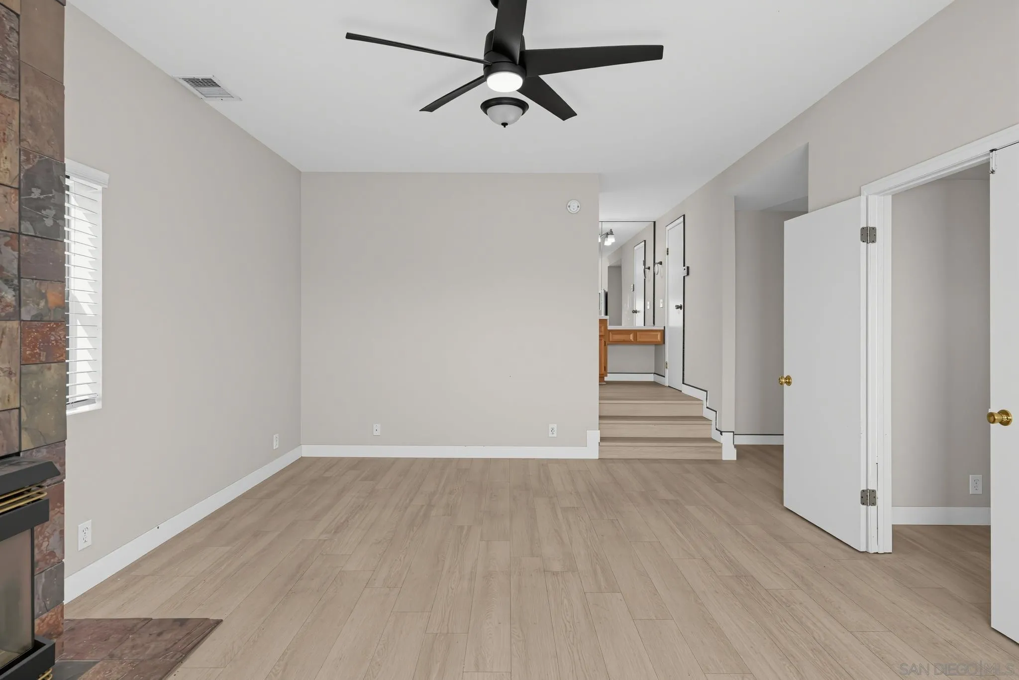 https://cdn.realtyfeed.com/cdn/127/260023644/6b1e3c7e80aad49e21da0367ff7cd17f.webp
