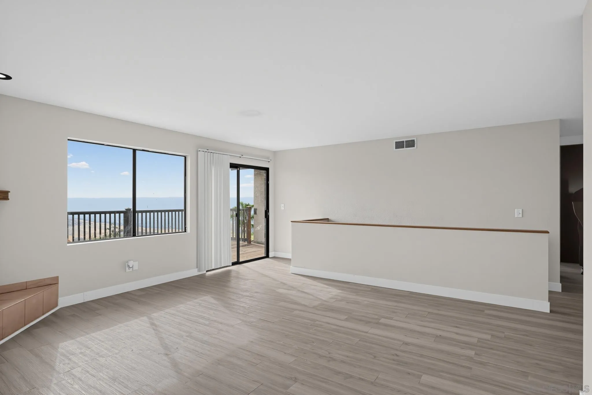 https://cdn.realtyfeed.com/cdn/127/260023644/9a3598ac876fbccc6f77c48aea332d0e.webp