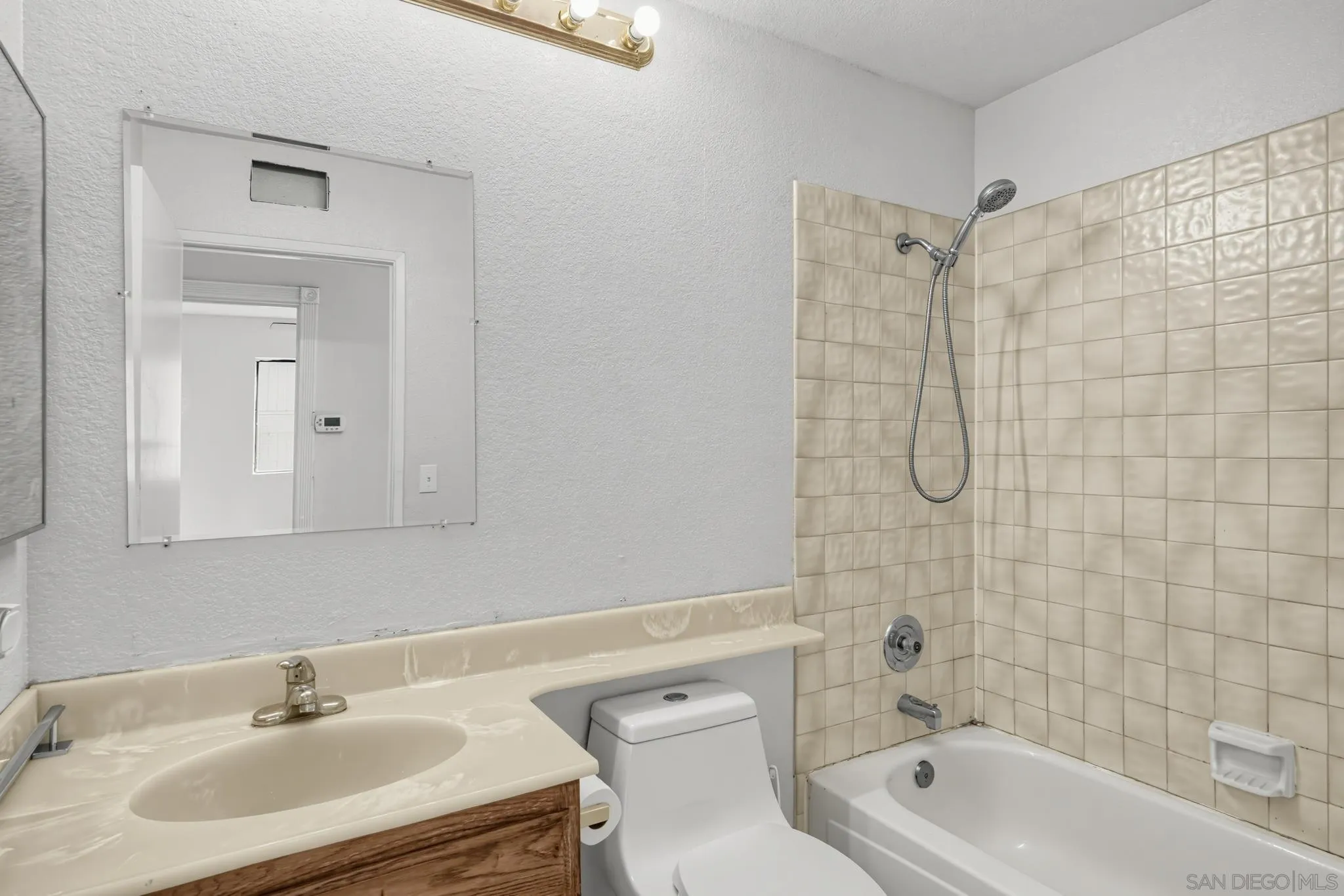 https://cdn.realtyfeed.com/cdn/127/260023644/a1945e5355beedc1f20dbc454ec9d8c5.webp