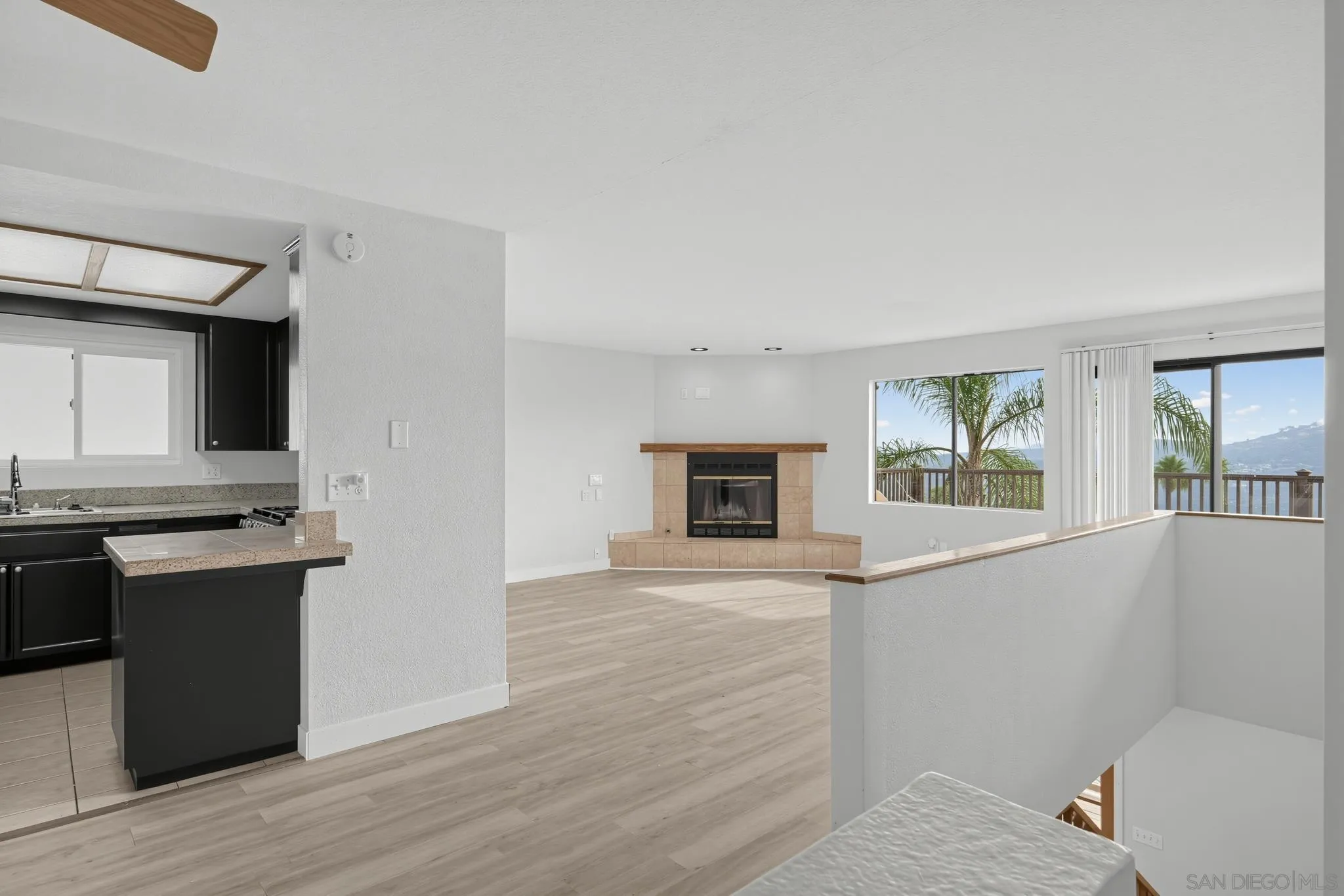 https://cdn.realtyfeed.com/cdn/127/260023644/c66d4533d80ecfbabcec4d1afc6ea85b.webp