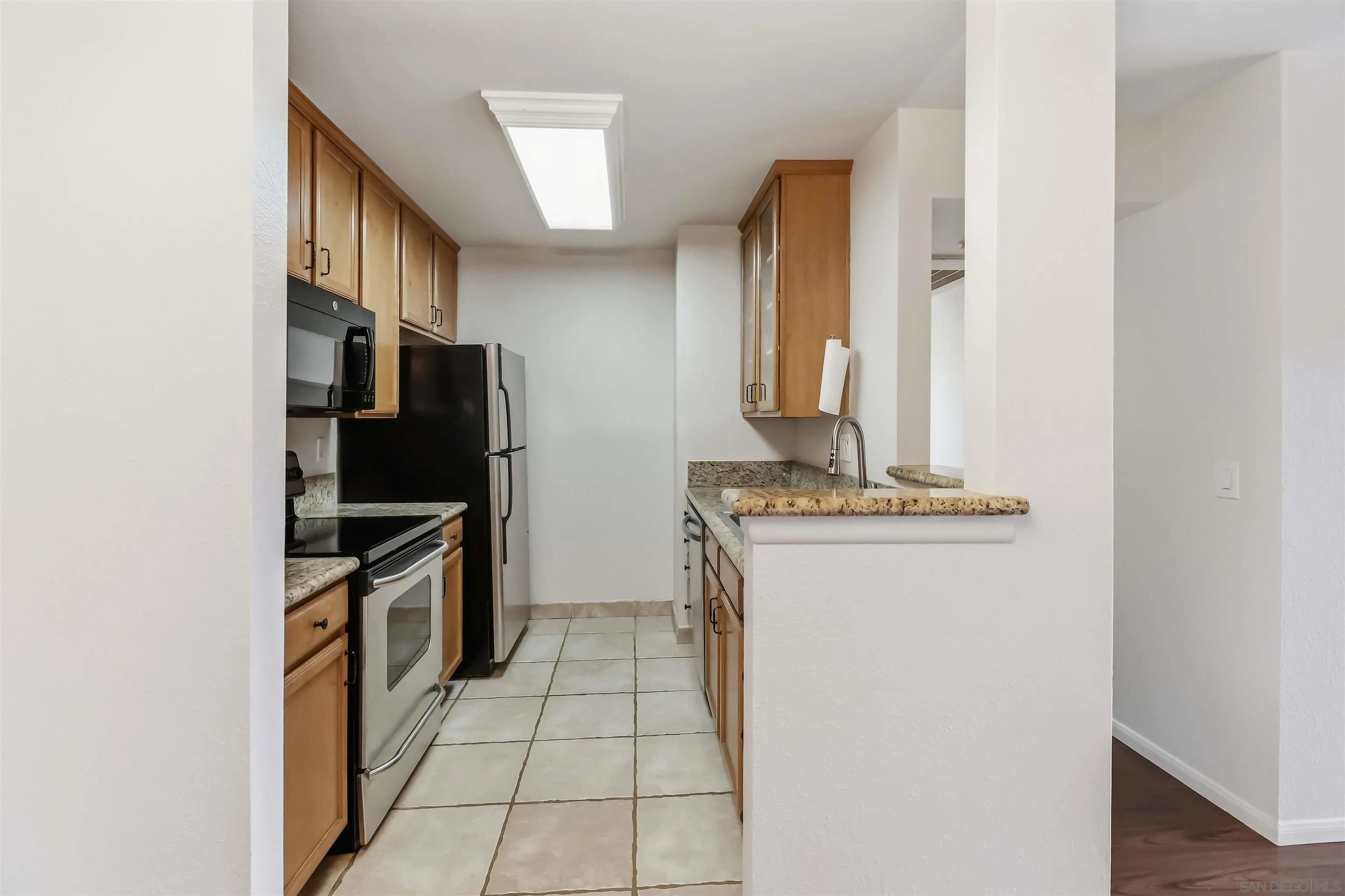 https://cdn.realtyfeed.com/cdn/127/260023654/0681442345b0462a1404548fe6056253.webp