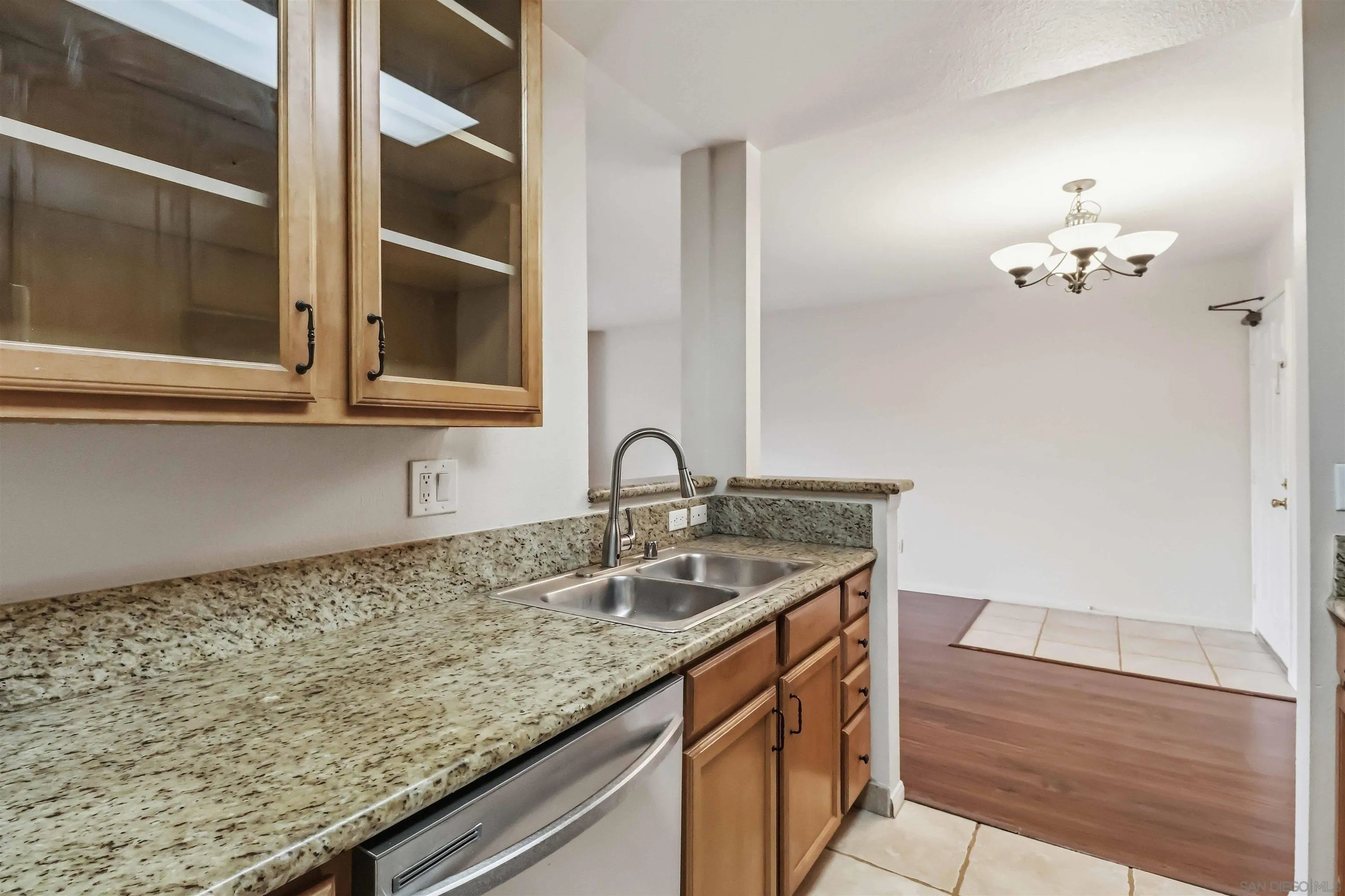 https://cdn.realtyfeed.com/cdn/127/260023654/0927a3edc13e2227bd87919f49d1e7c2.webp