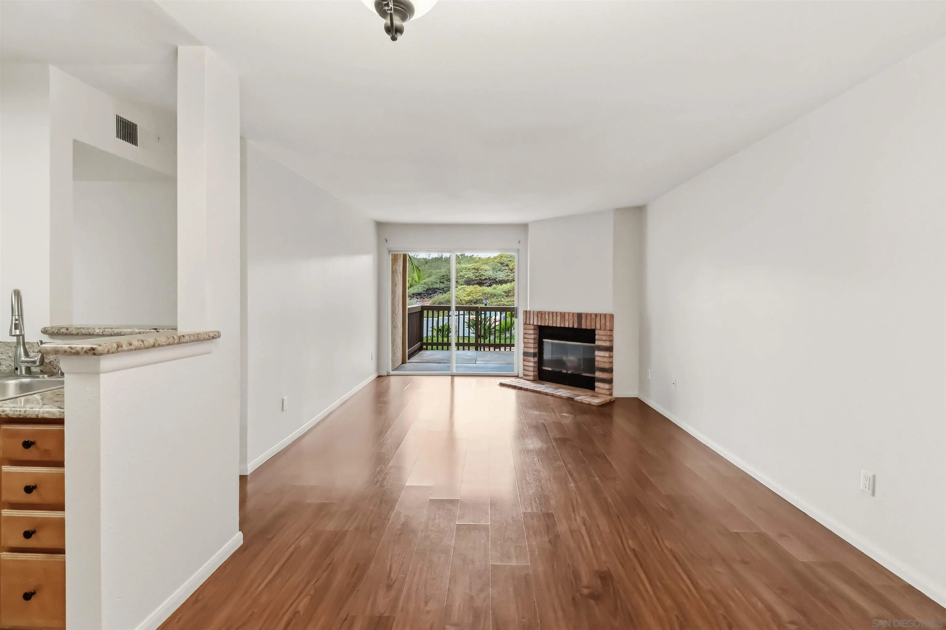 https://cdn.realtyfeed.com/cdn/127/260023654/0eaabd3c2e47e541668e6d1e24f1e766.webp