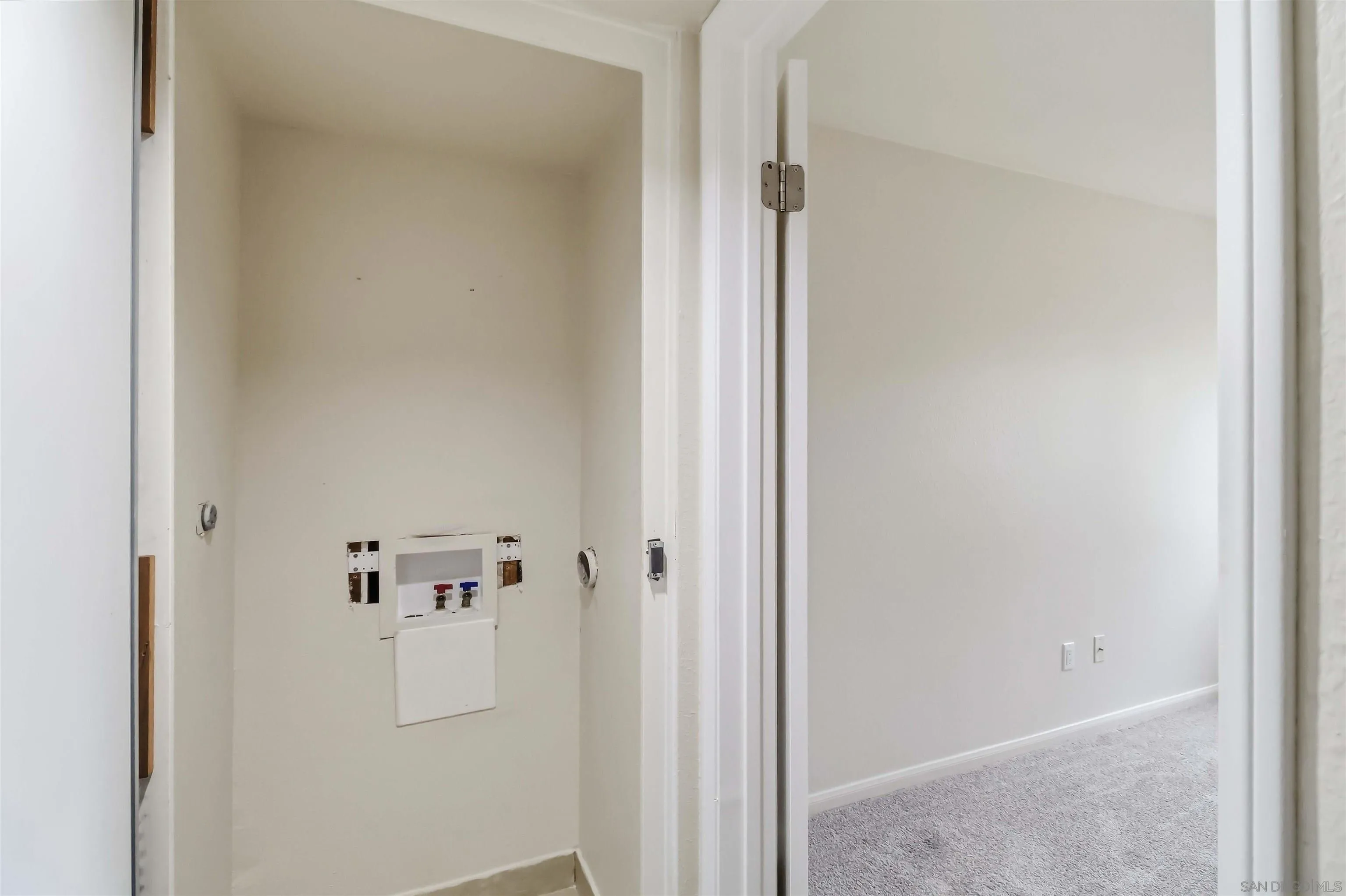 https://cdn.realtyfeed.com/cdn/127/260023654/1e138211aae0931b3bd62768dfdd50ab.webp