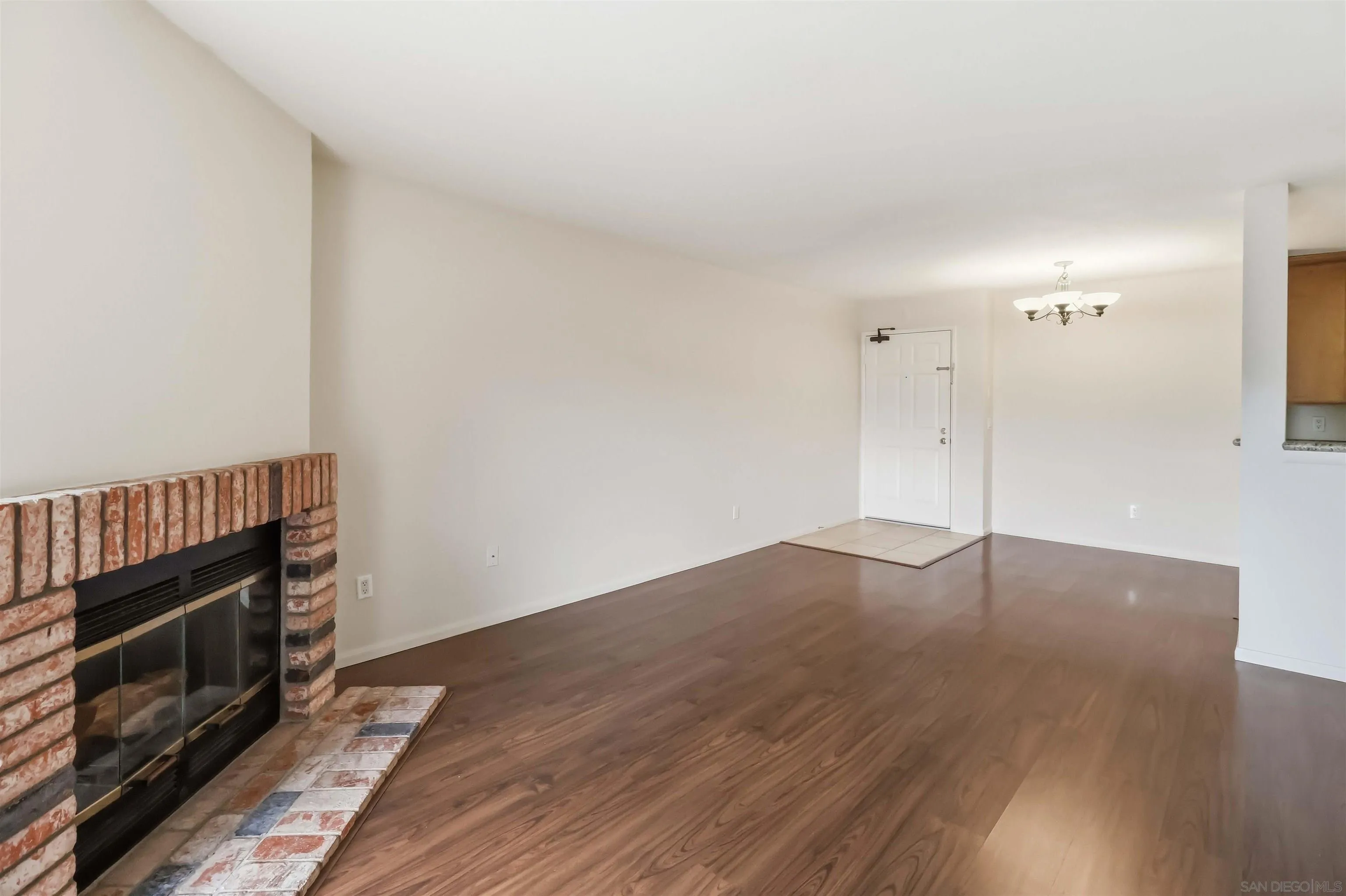 https://cdn.realtyfeed.com/cdn/127/260023654/1f791dc9632cab52a9d1aeed48f3af6d.webp