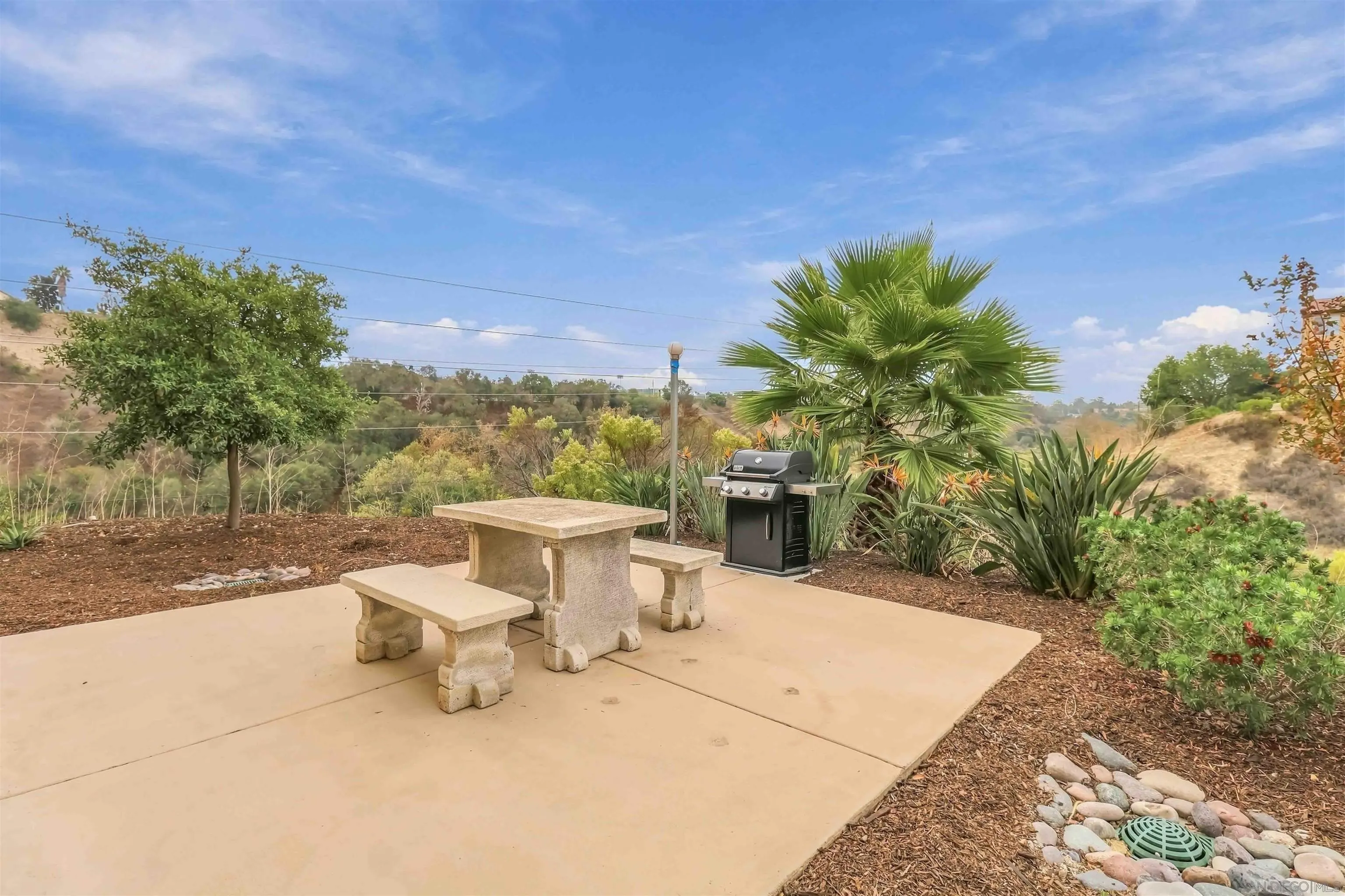 https://cdn.realtyfeed.com/cdn/127/260023654/1ff9e2b61530becb07d2c8d9edf3c8f4.webp