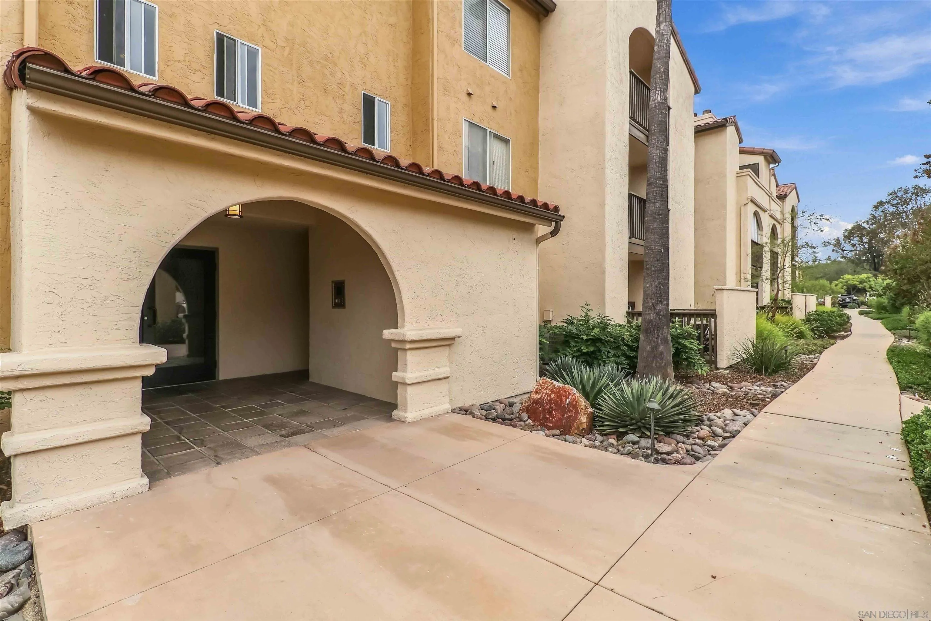 https://cdn.realtyfeed.com/cdn/127/260023654/95e2b6f43f160cd57a13cec10fa8e4b0.webp
