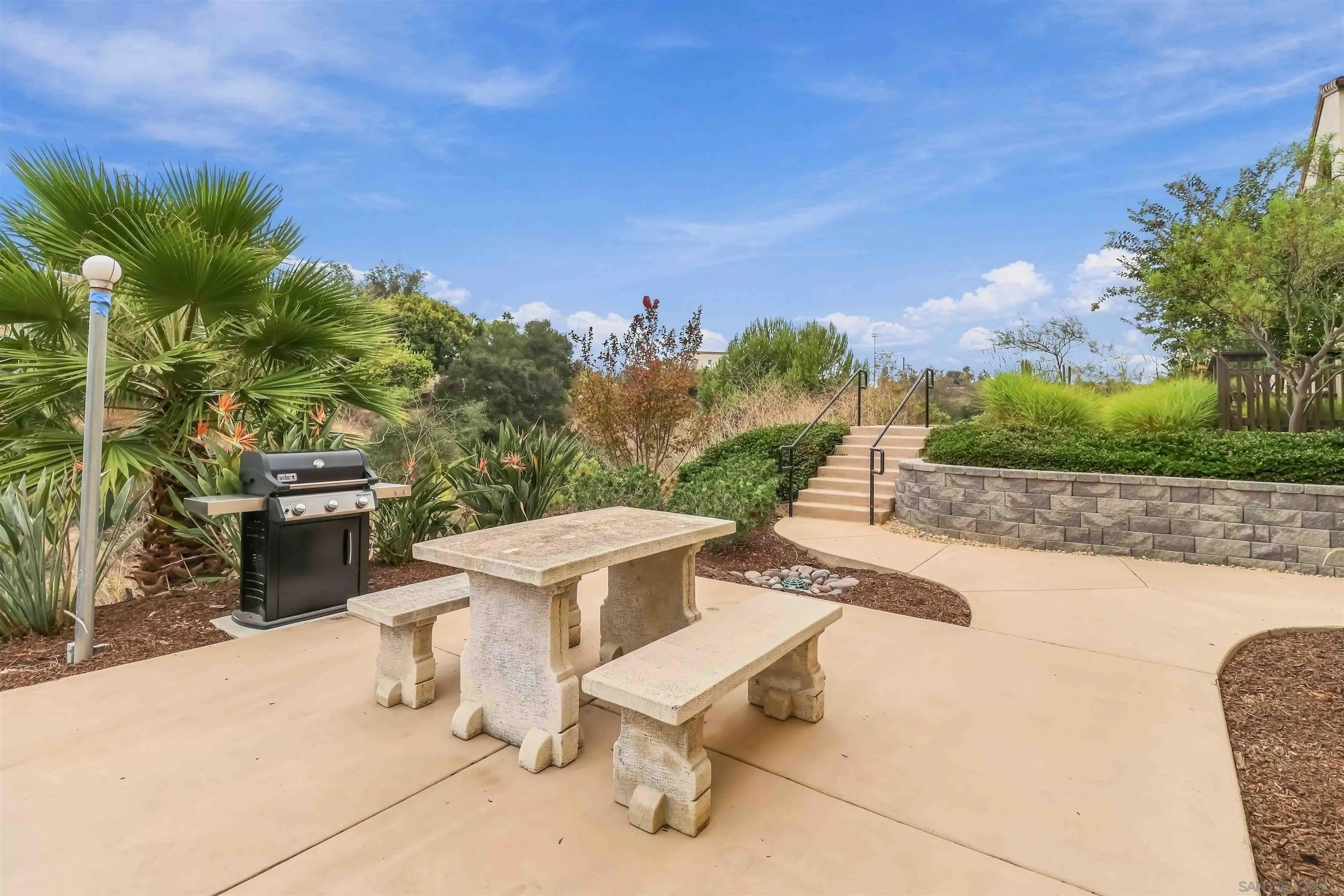 https://cdn.realtyfeed.com/cdn/127/260023654/c7c619d80ea8721aac579d318f212d52.webp