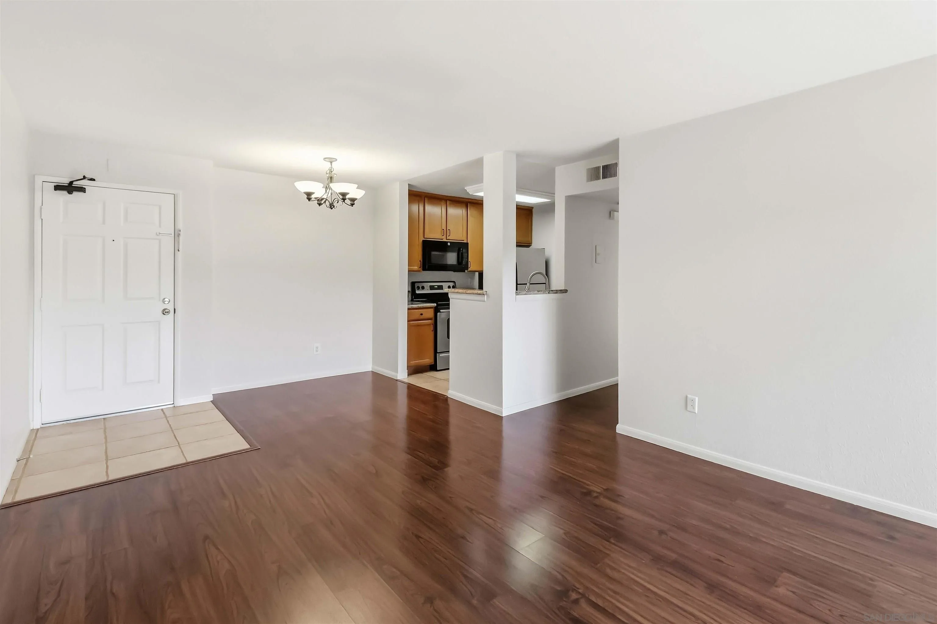 https://cdn.realtyfeed.com/cdn/127/260023654/fd3d4c5fd30fb3b085209f3233639def.webp