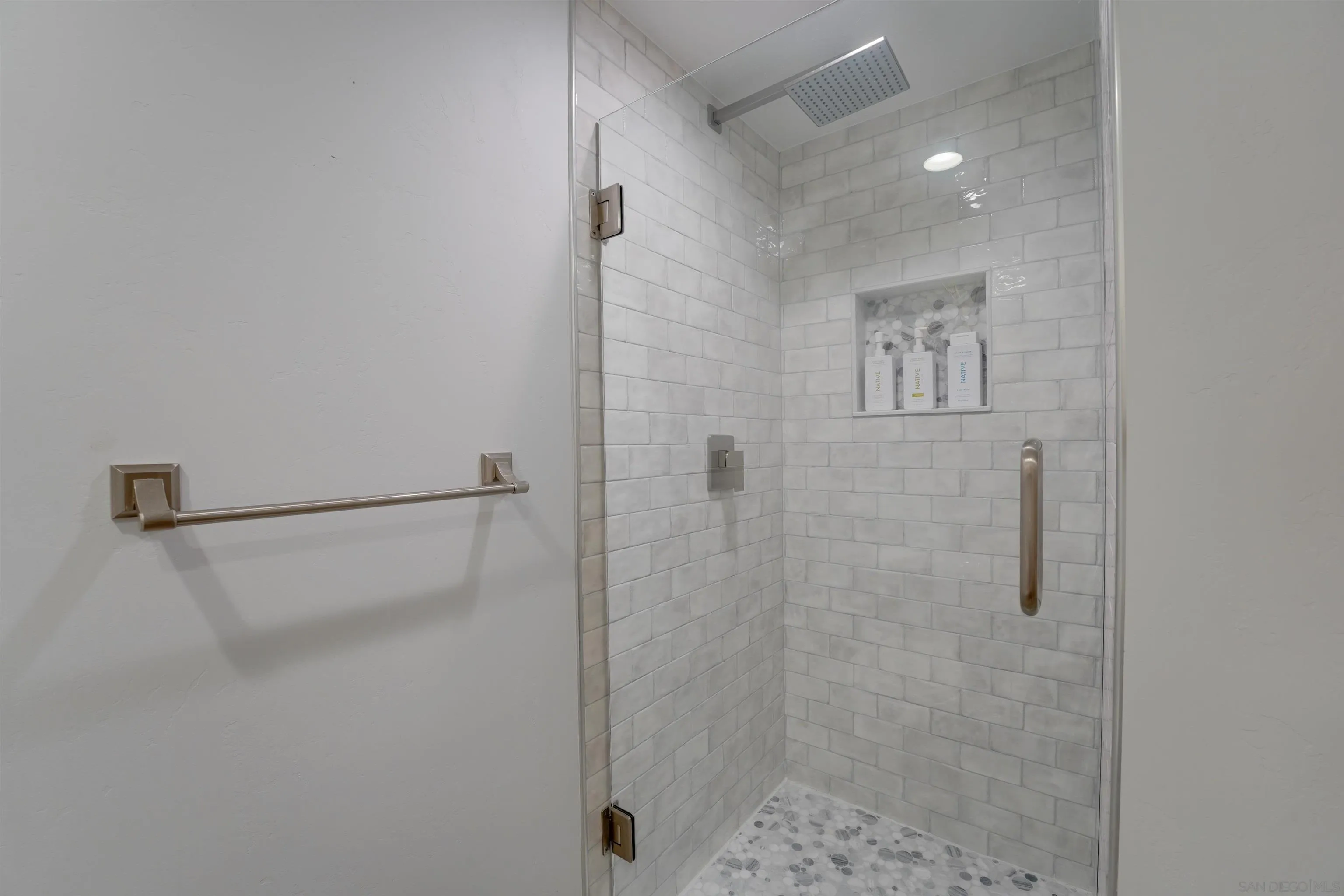 https://cdn.realtyfeed.com/cdn/127/260023655/ab01e4369a69584683471a7b41fd131d.webp