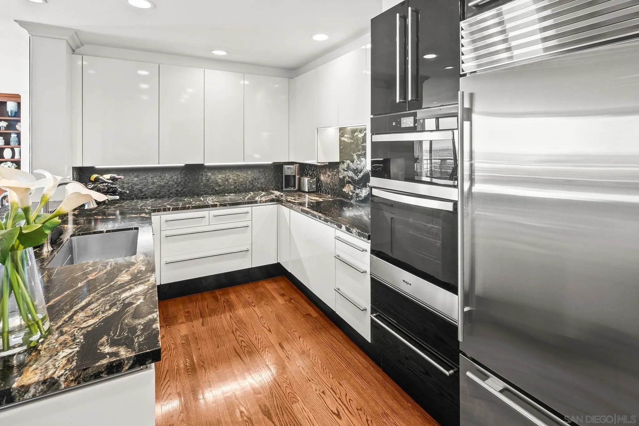 https://cdn.realtyfeed.com/cdn/127/260023659/932fdbe597113ec14ee19d367340e131.webp