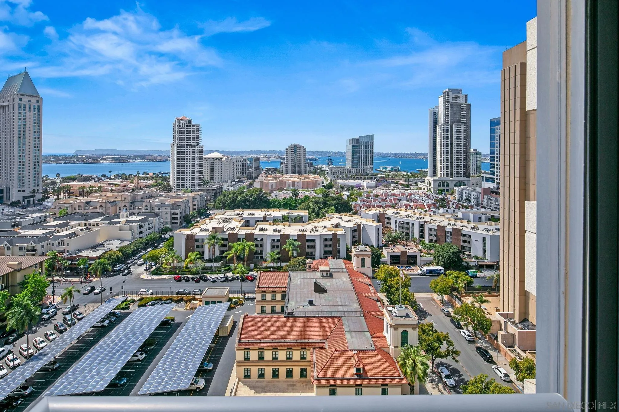 https://cdn.realtyfeed.com/cdn/127/260023659/a43da0cd0996b93272020f45a14152cf.webp