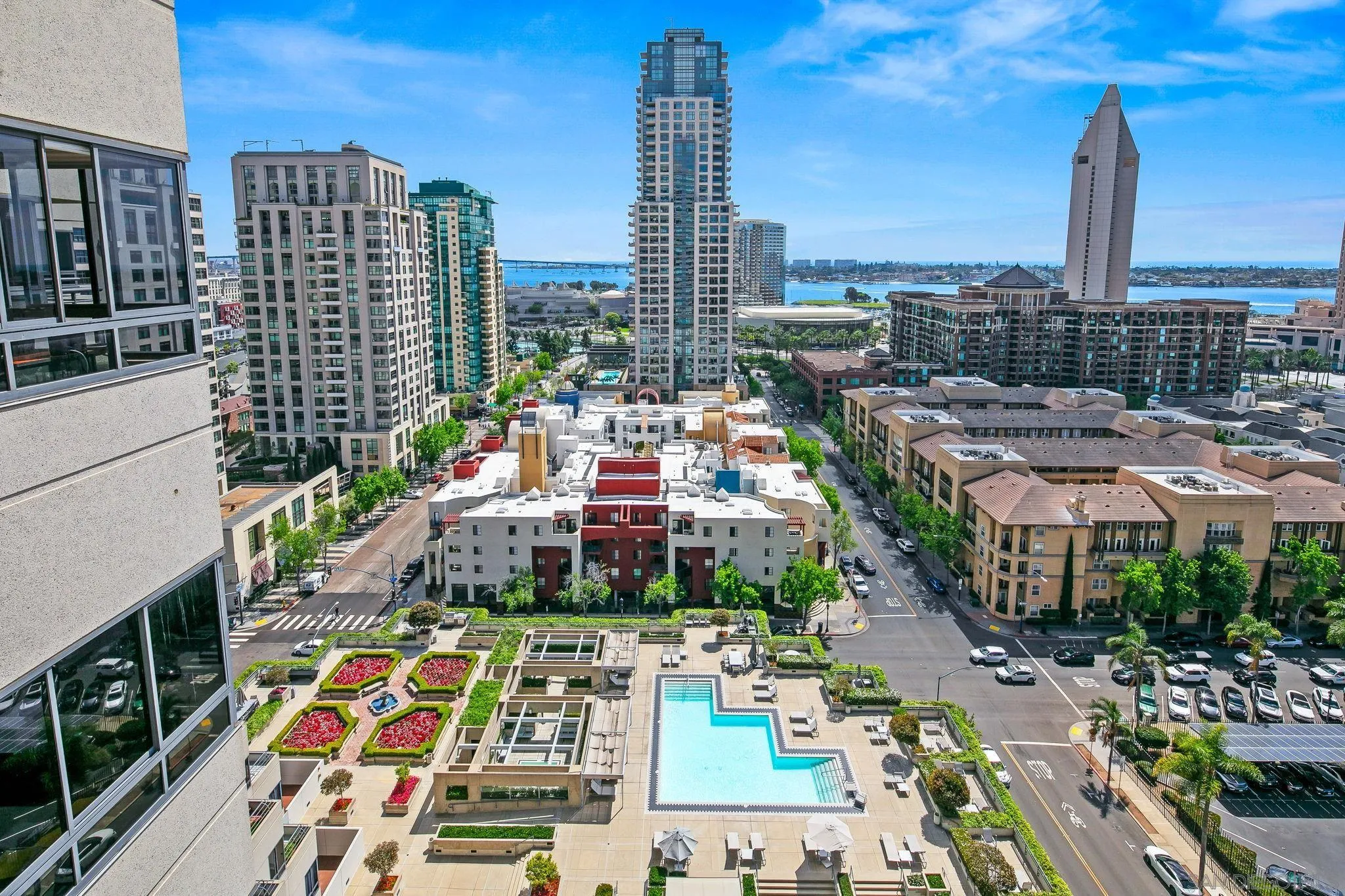 https://cdn.realtyfeed.com/cdn/127/260023659/cea6507a3c43468ec7d0dabf9c4b7885.webp