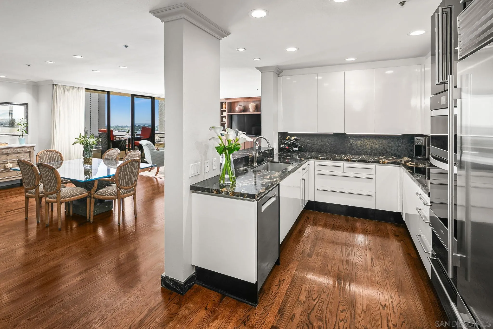 https://cdn.realtyfeed.com/cdn/127/260023659/e68471da8d78b1745446e93007c022bb.webp
