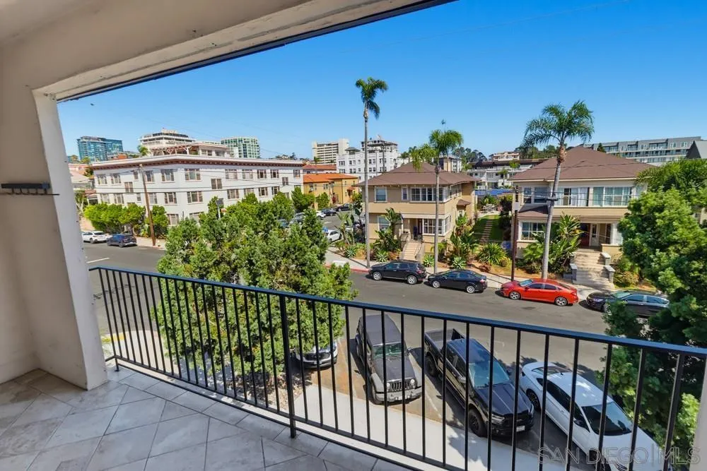 https://cdn.realtyfeed.com/cdn/127/260023663/00dda67608611d0c2971bdd268f81b34.webp
