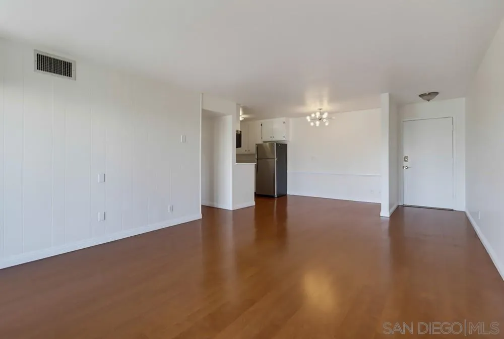 https://cdn.realtyfeed.com/cdn/127/260023663/1f980d4e4d3a5c54b6f3de1fc3baa1cd.webp