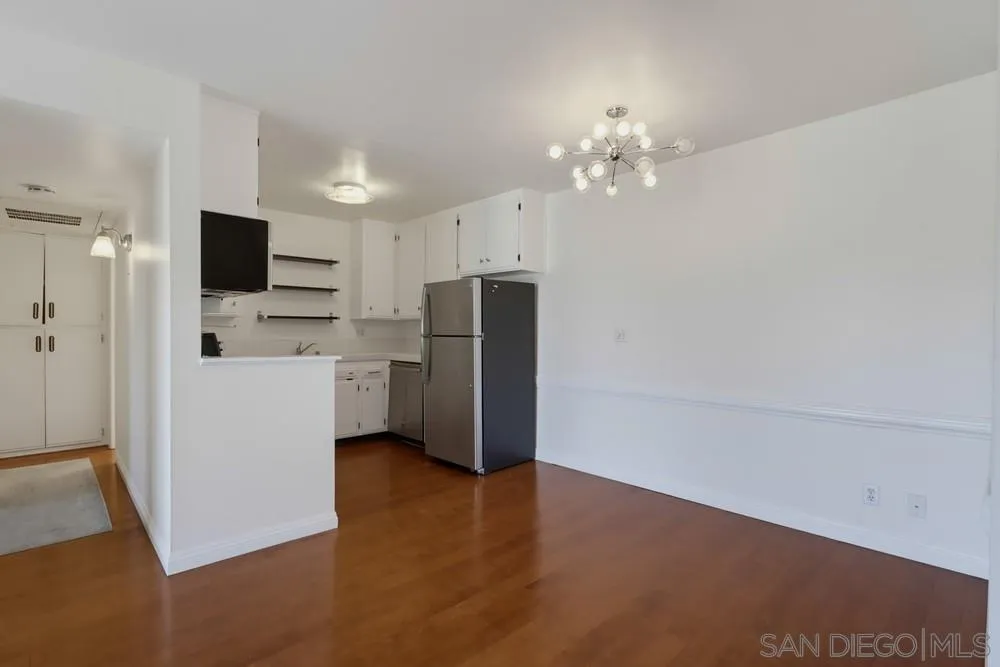 https://cdn.realtyfeed.com/cdn/127/260023663/2e2be3ebbfe89e53c0c680961998cec8.webp
