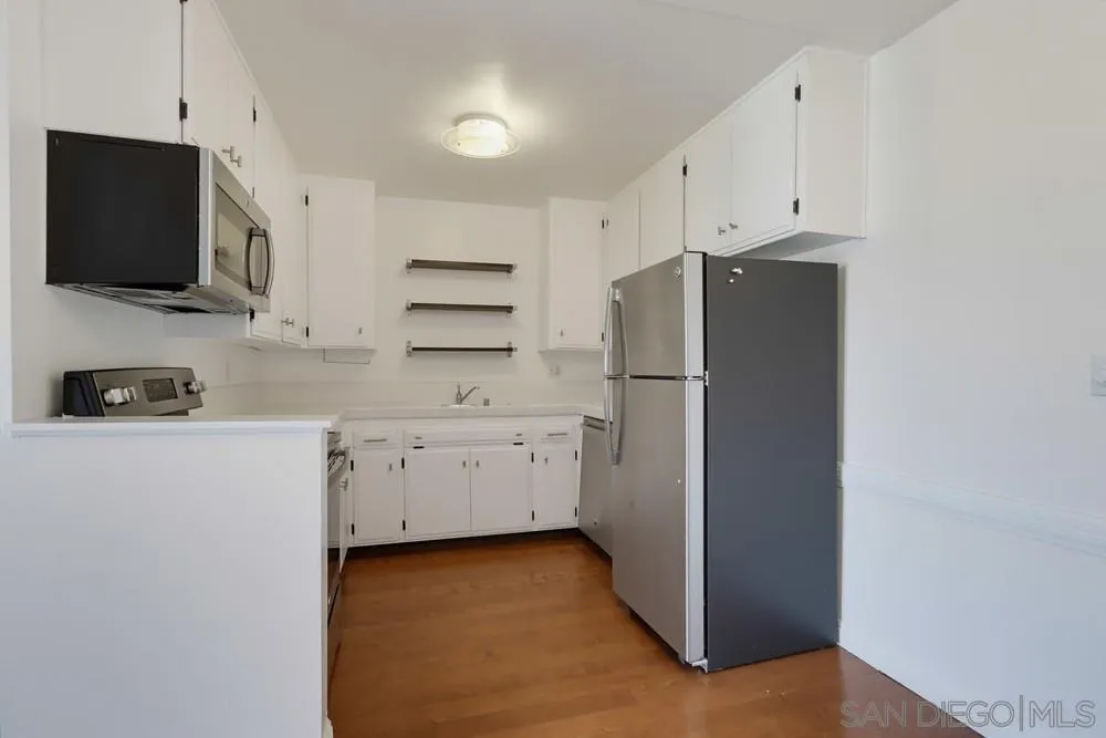 https://cdn.realtyfeed.com/cdn/127/260023663/30d5da37212b3f48692fde9a7c68a606.webp