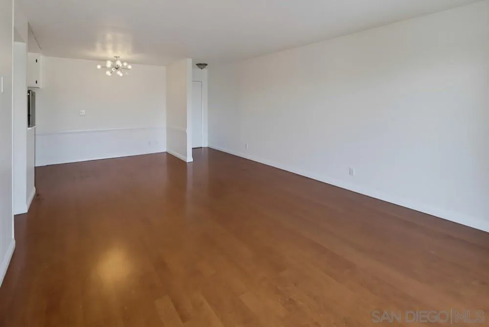 https://cdn.realtyfeed.com/cdn/127/260023663/6145c6e20d3c505d8582395ea47e28ca.webp