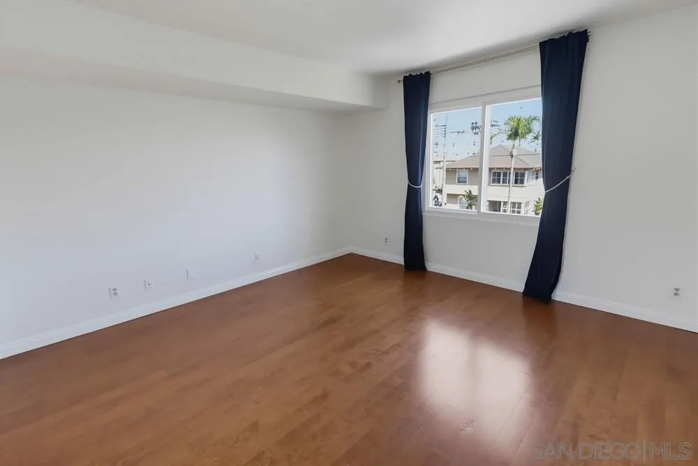 https://cdn.realtyfeed.com/cdn/127/260023663/812efd59bf13925b42946039b9104a81.webp
