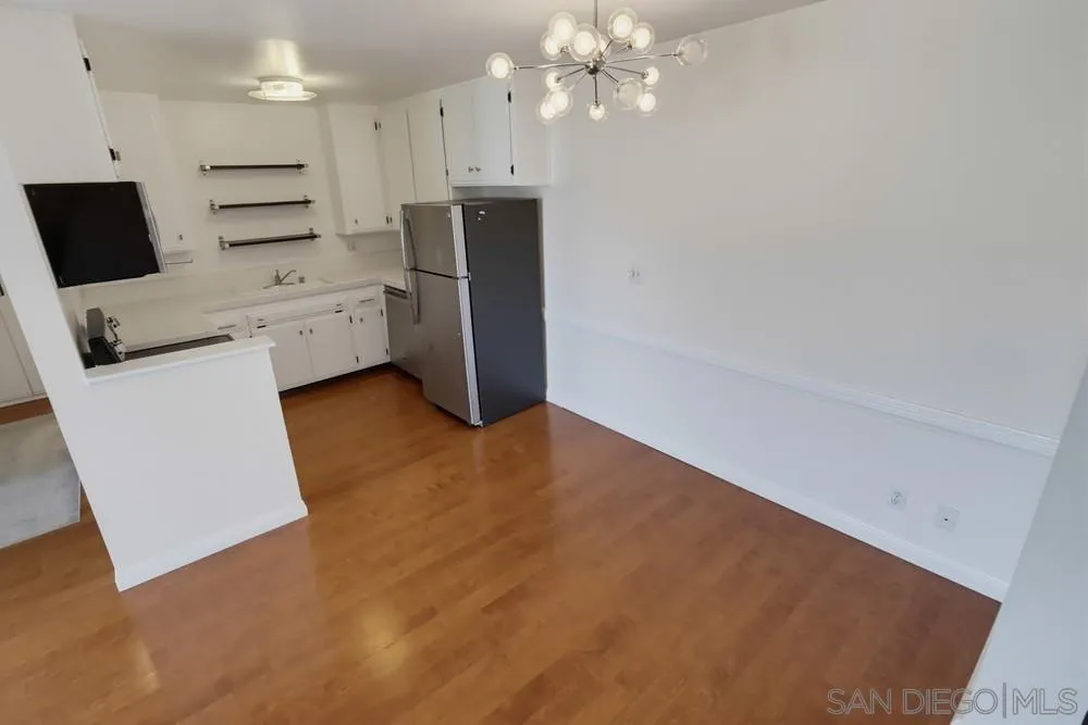 https://cdn.realtyfeed.com/cdn/127/260023663/91a4ce872634a43a28f9d076ec693297.webp