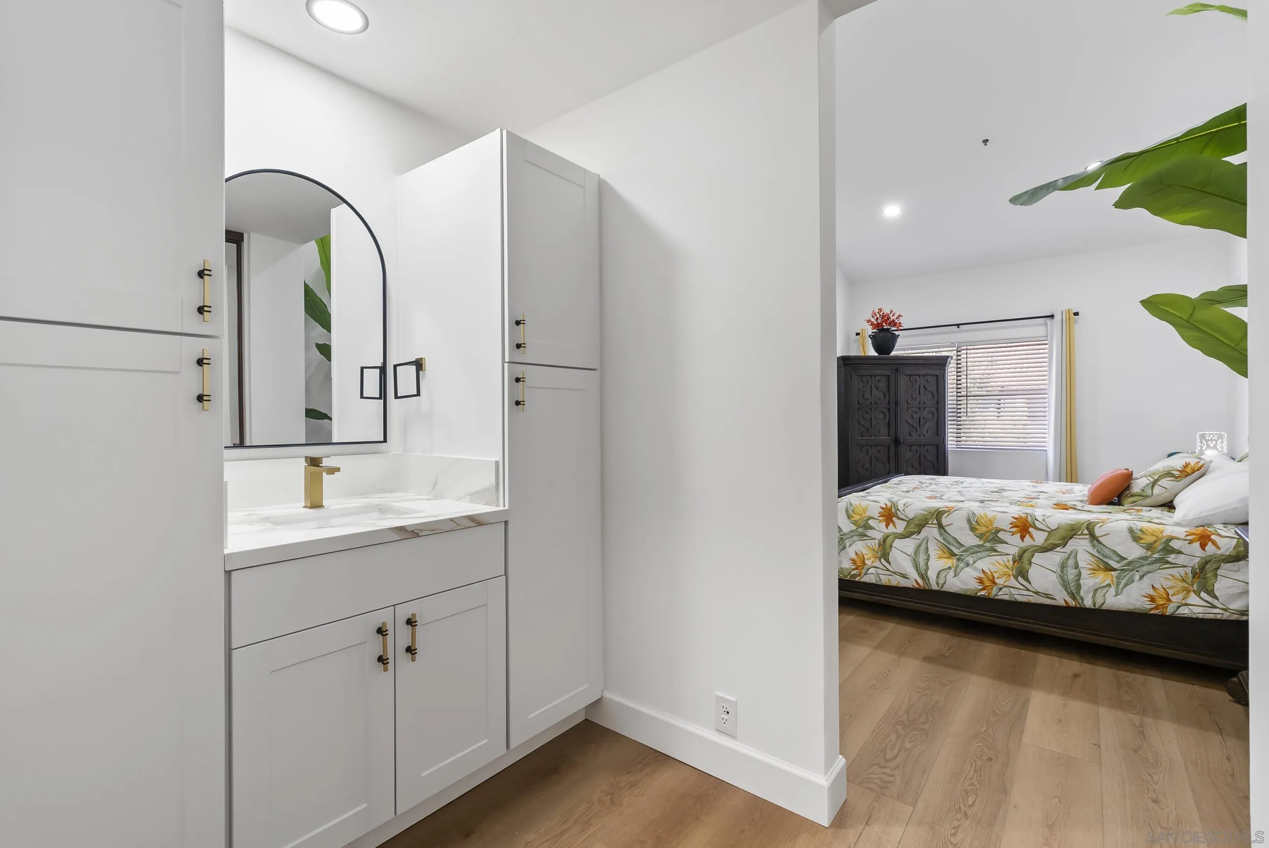 https://cdn.realtyfeed.com/cdn/127/260023664/06b786e45b83904f9572e044835138ea.webp