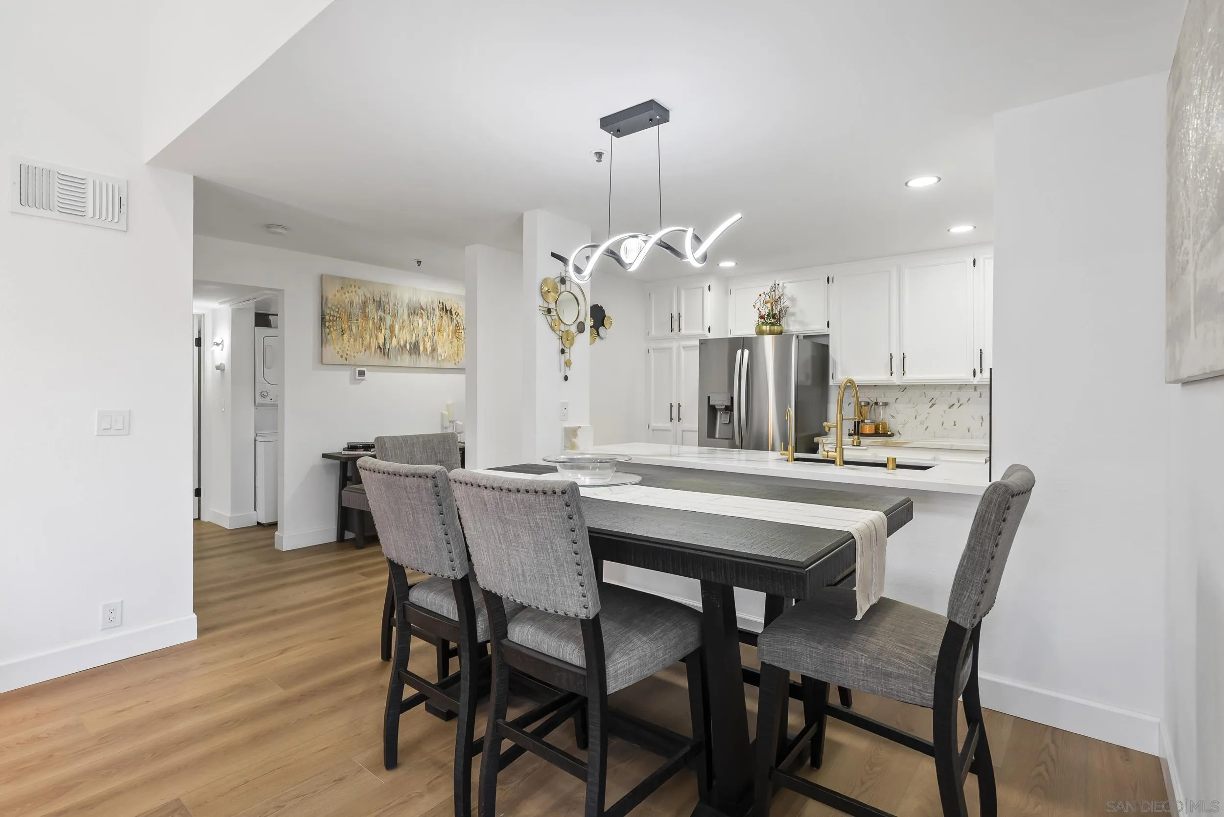 https://cdn.realtyfeed.com/cdn/127/260023664/13bd25b57c8617c34b9e851ad5811f21.webp
