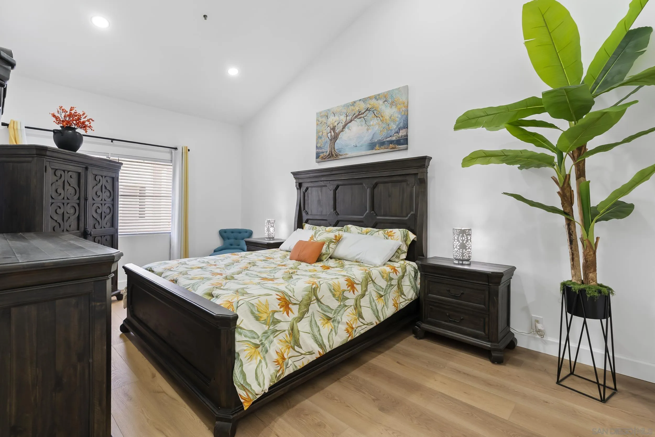 https://cdn.realtyfeed.com/cdn/127/260023664/97d3b21d54edec2a1def1b3700d7b293.webp