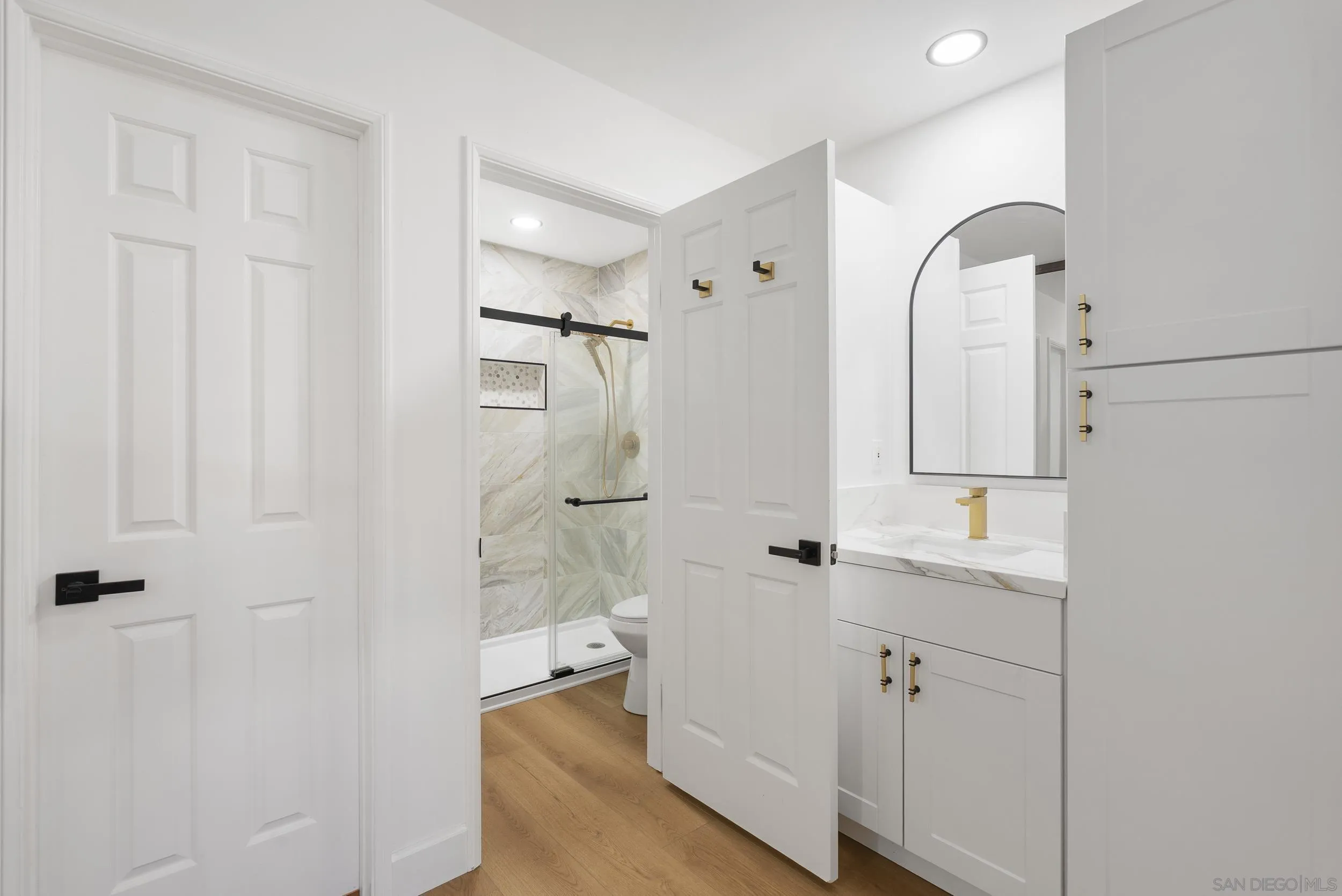 https://cdn.realtyfeed.com/cdn/127/260023664/c0b8717e0732f67413a3e90fbf0c2a94.webp
