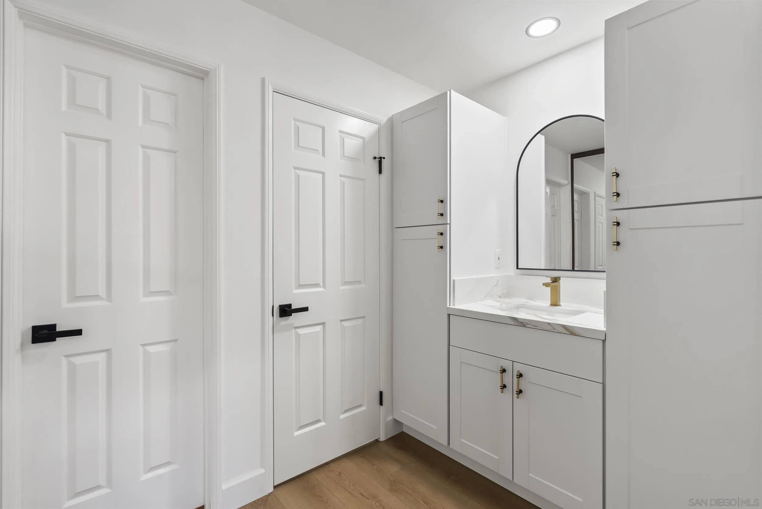 https://cdn.realtyfeed.com/cdn/127/260023664/ea8330e100e098354042e8847e60d1b4.webp