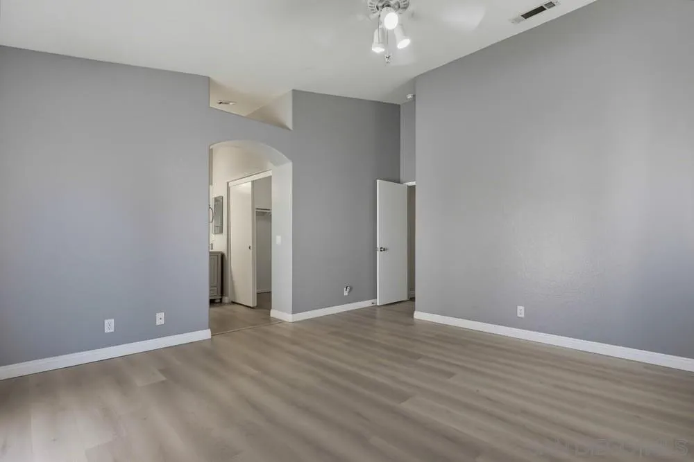 https://cdn.realtyfeed.com/cdn/127/260023670/0cfc7e5e4b00040e3ddb1135cfc996bb.webp