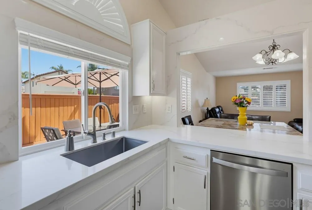 https://cdn.realtyfeed.com/cdn/127/260023670/751f3e8e0482e002080d32c85a11f28d.webp