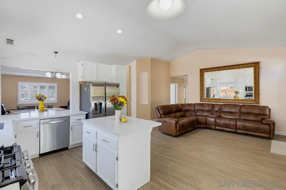 https://cdn.realtyfeed.com/cdn/127/260023670/ea5e461b5b79f8e0b1699e655822b405.webp