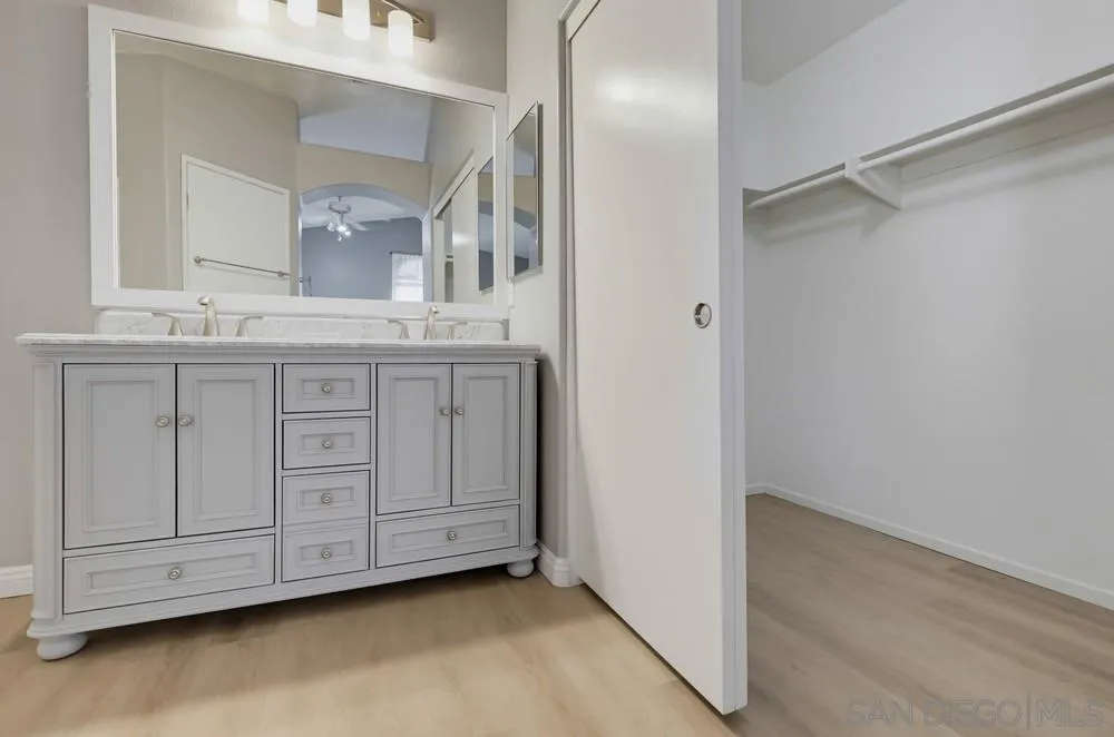 https://cdn.realtyfeed.com/cdn/127/260023670/ed57d29a06c19d8b8372d3b0400e2796.webp