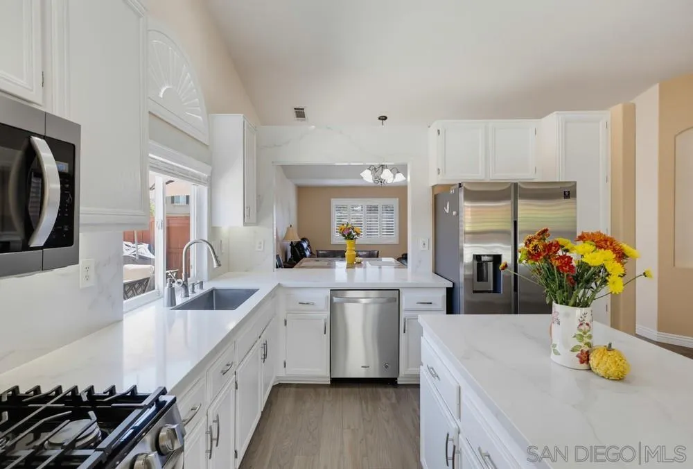https://cdn.realtyfeed.com/cdn/127/260023670/f0705e5ed4743db2859c2624cd70bc96.webp