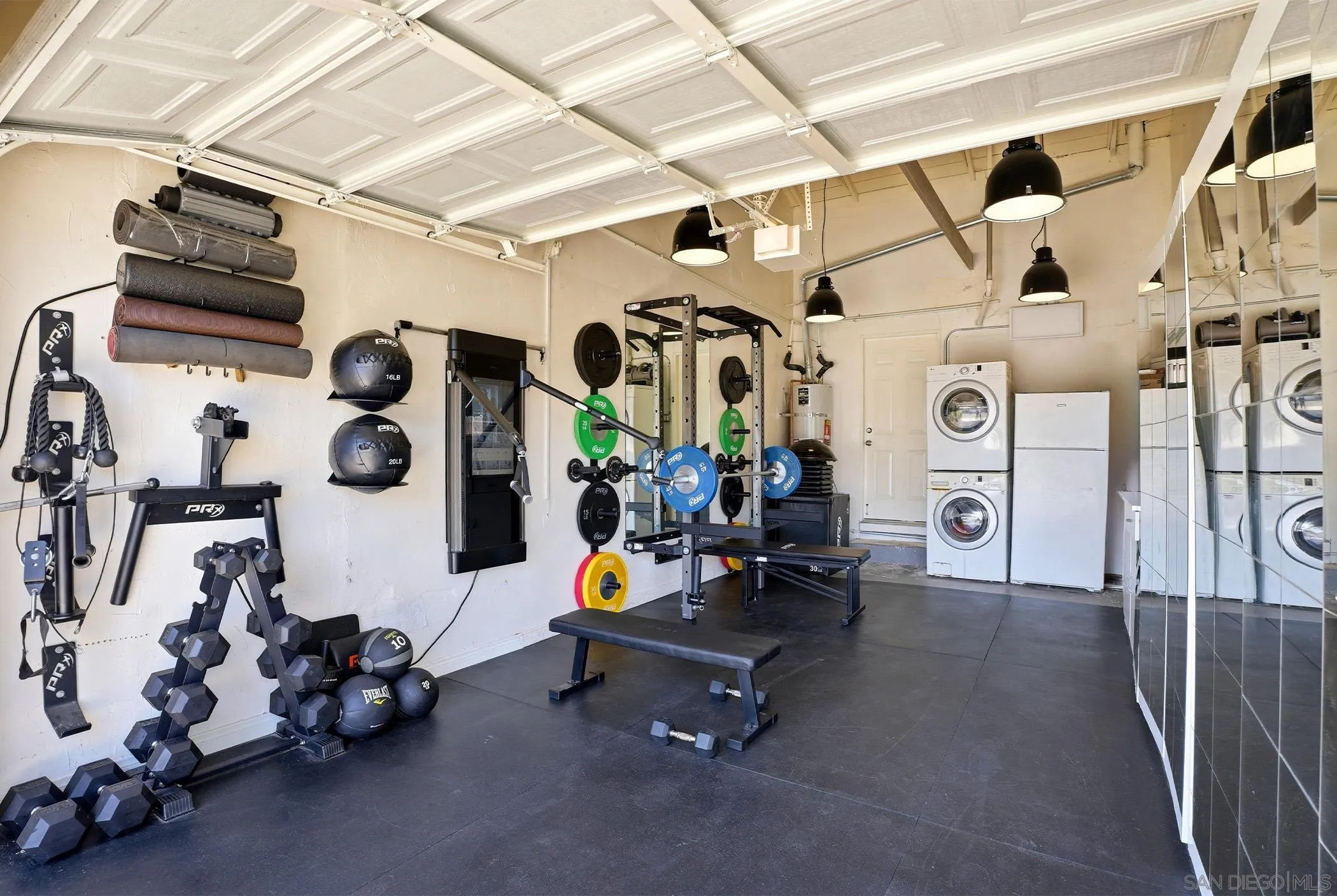 https://cdn.realtyfeed.com/cdn/127/260023671/9b3552daf1807d2ae6e0f4263d2a8c38.webp