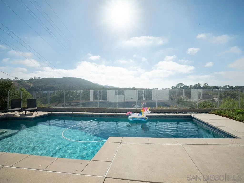 https://cdn.realtyfeed.com/cdn/127/260023692/70e82d37aee4f00dd097fa9e006594ea.webp