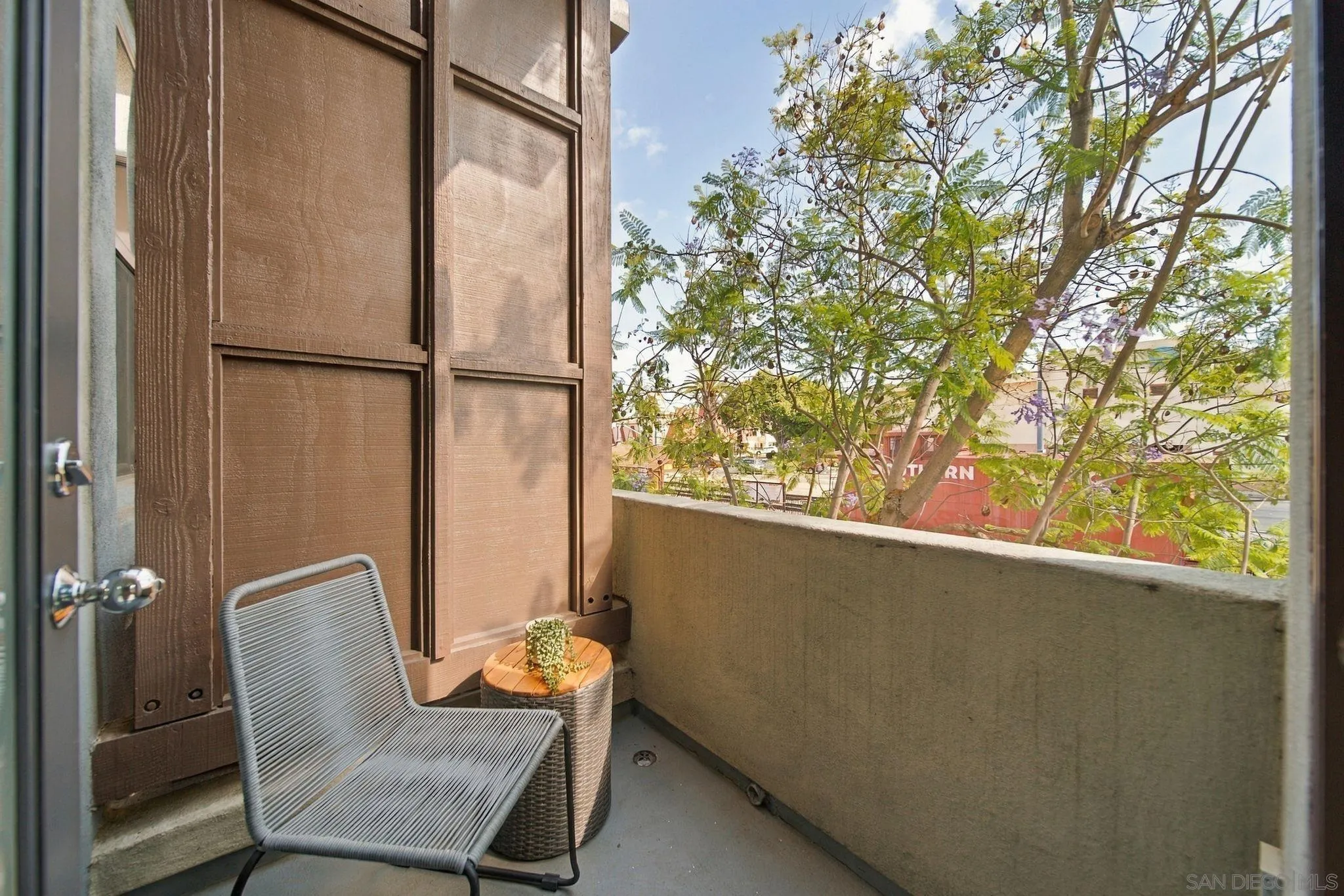 https://cdn.realtyfeed.com/cdn/127/260023709/1b0cd3ba1155d8469a69aa096f032201.webp