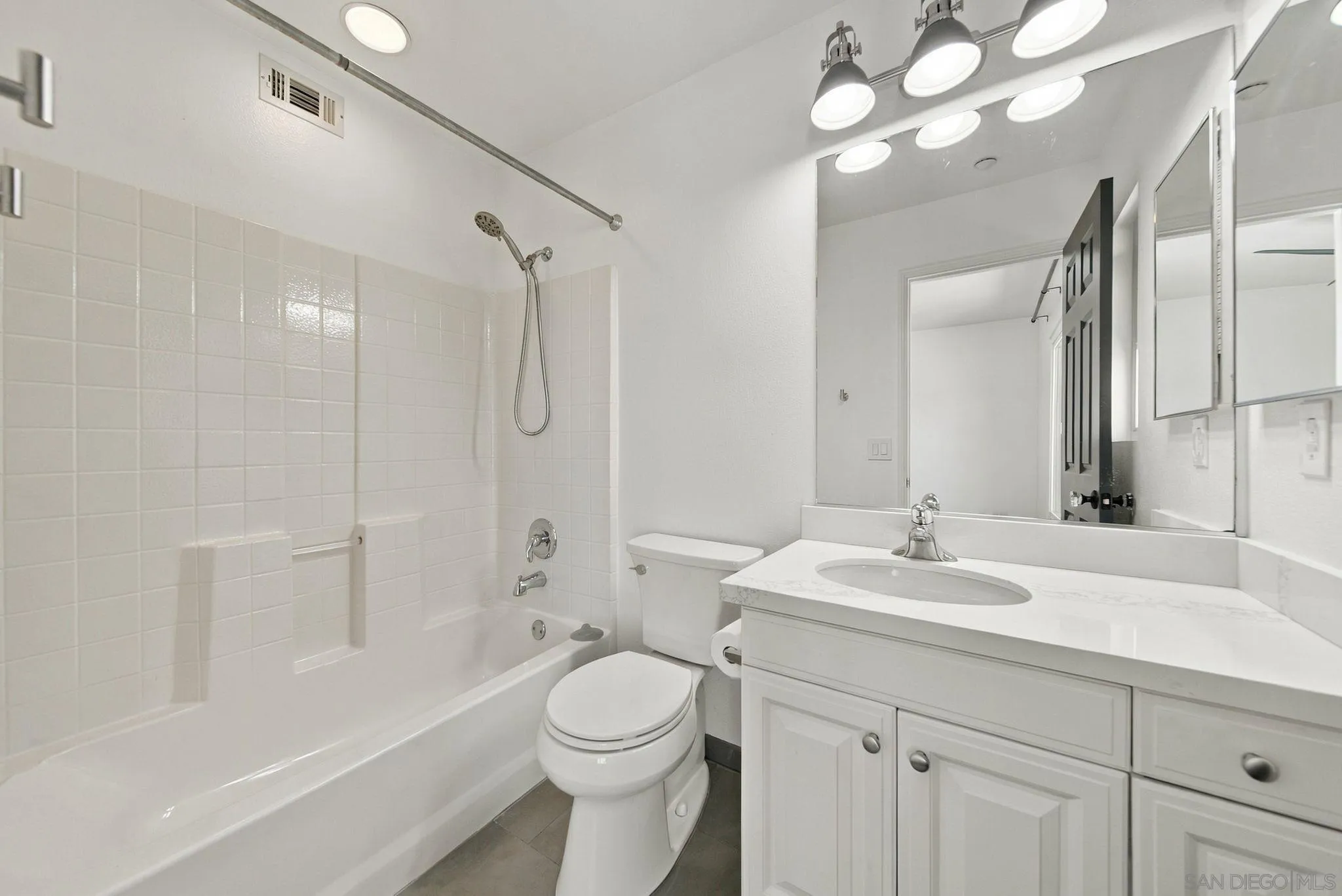 https://cdn.realtyfeed.com/cdn/127/260023709/36202ebcf066043883718364b51fcd15.webp