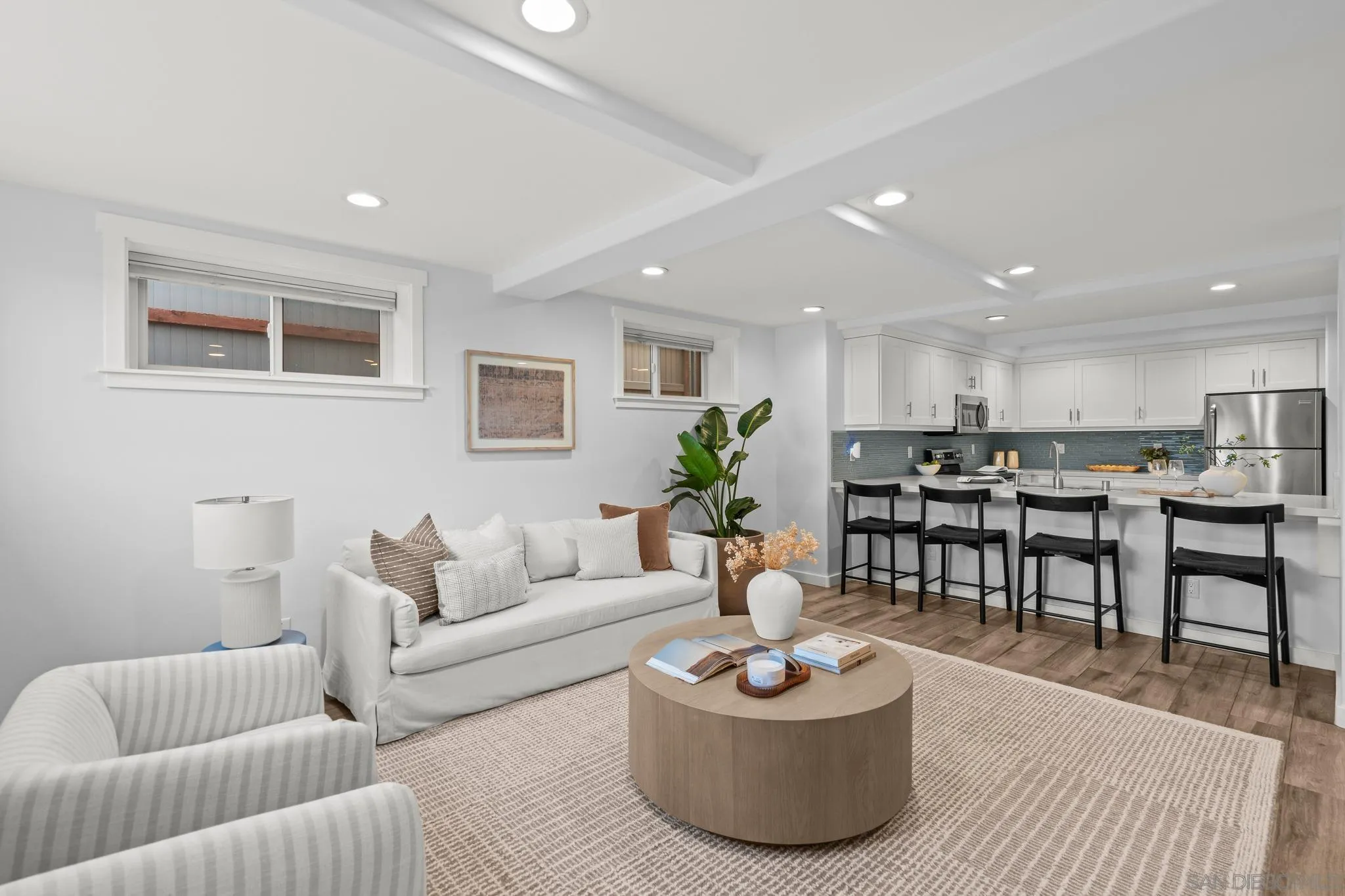 https://cdn.realtyfeed.com/cdn/127/260023714/2b8012319d9cd4cd5208e099095bfa73.webp