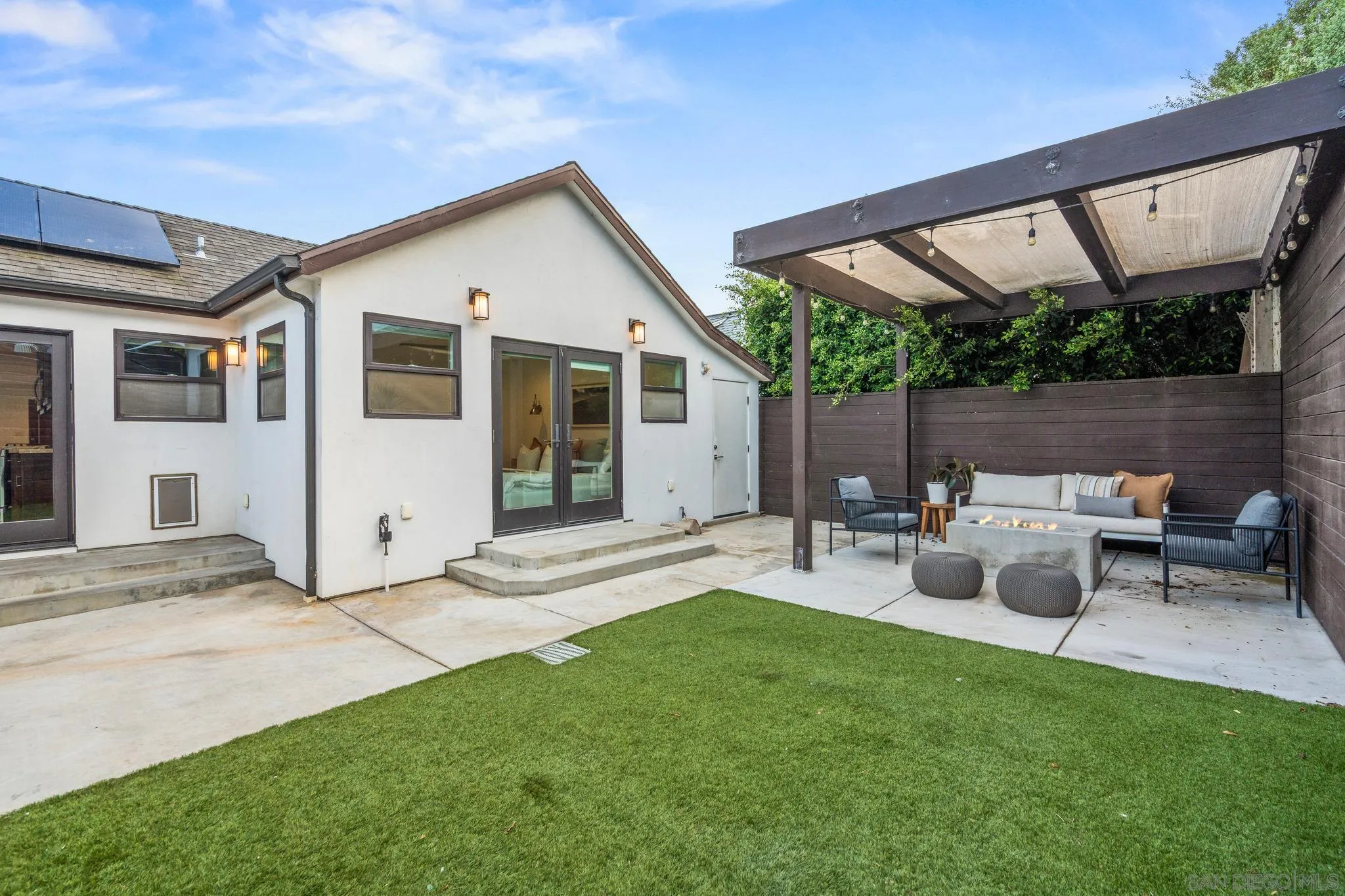 https://cdn.realtyfeed.com/cdn/127/260023714/44d21ef5fb6d3abab7db5d6b283de104.webp