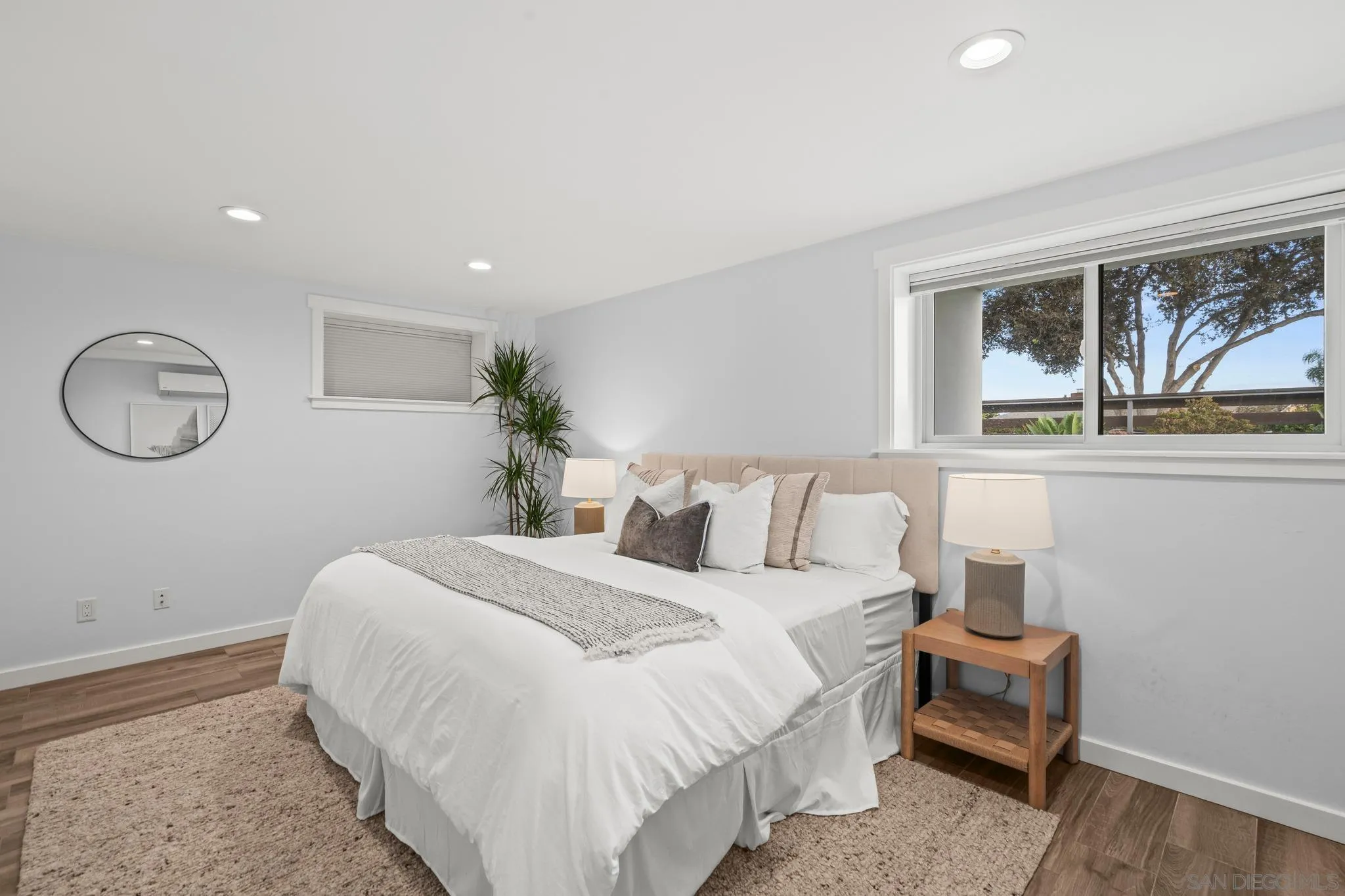 https://cdn.realtyfeed.com/cdn/127/260023714/808f95d697c730caa4d0e0b0115ecfd6.webp